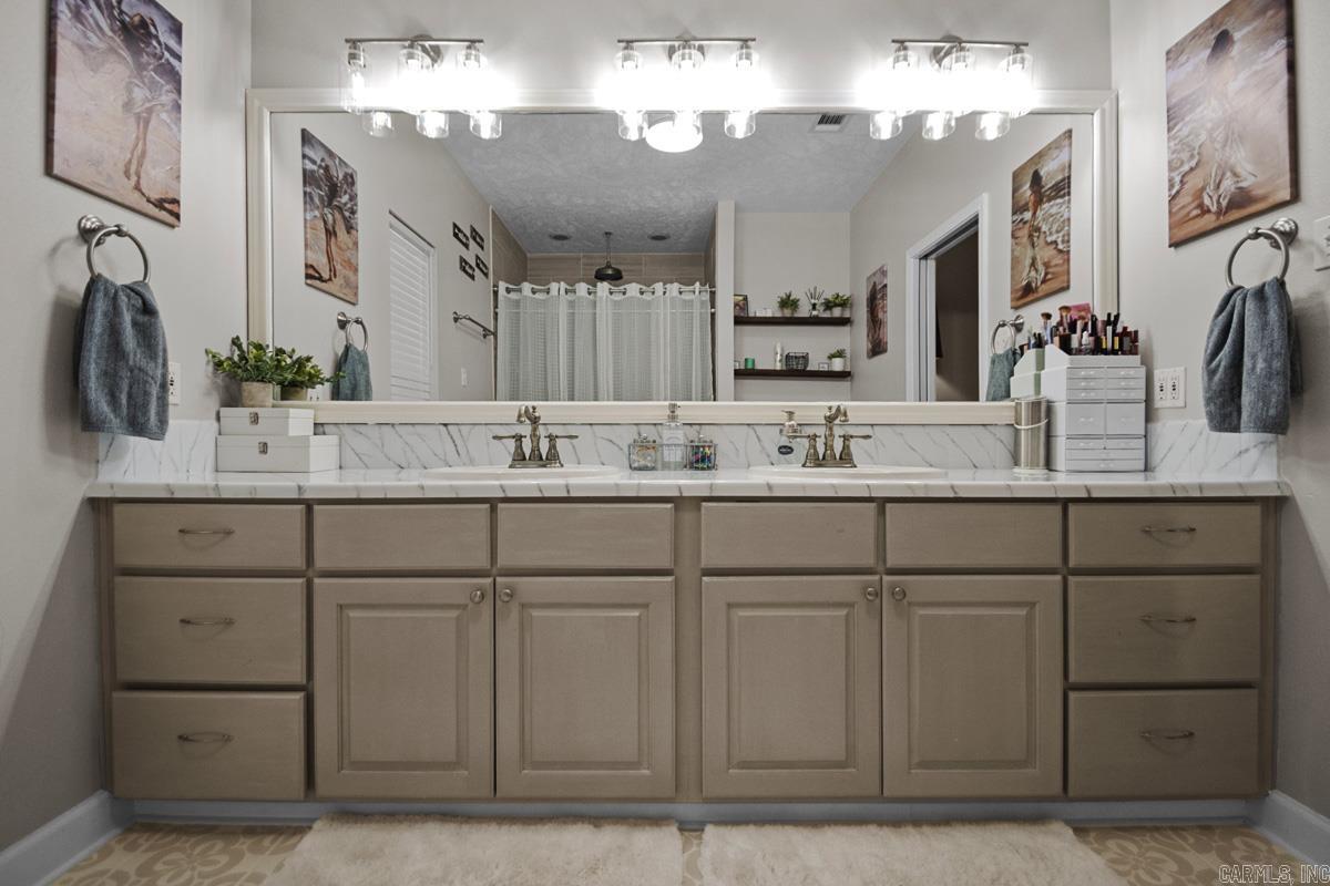 2500 E Woodson Lateral Road Hensley, AR 72065