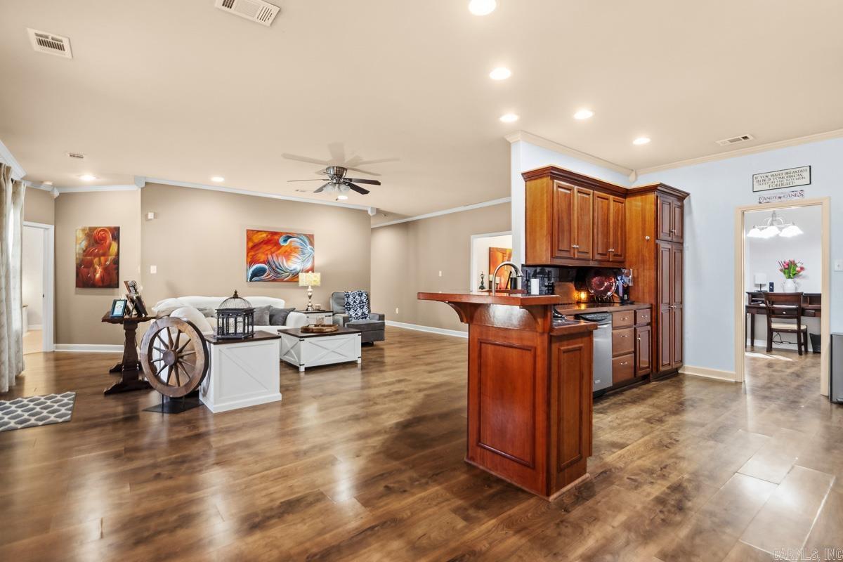 2500 E Woodson Lateral Road Hensley, AR 72065