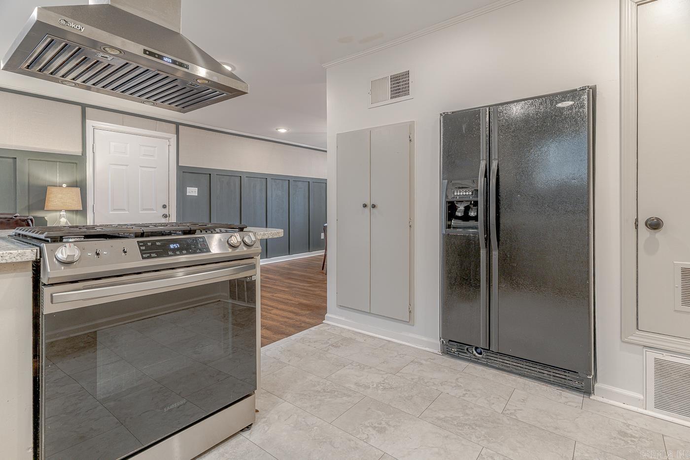 2204 Williamsburg Dr Jonesboro, AR 72404