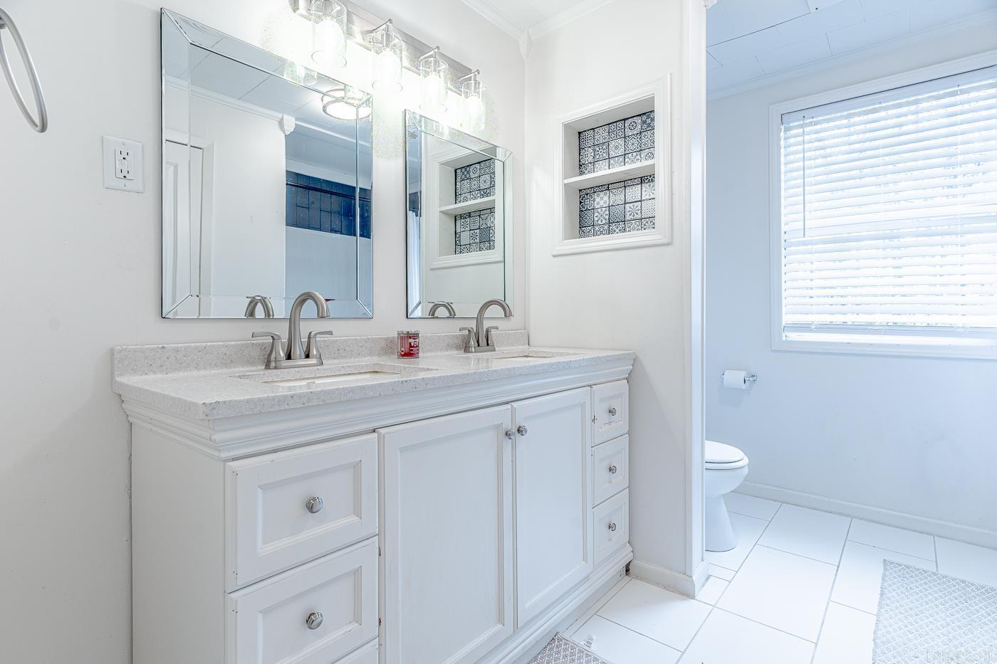 2204 Williamsburg Dr Jonesboro, AR 72404