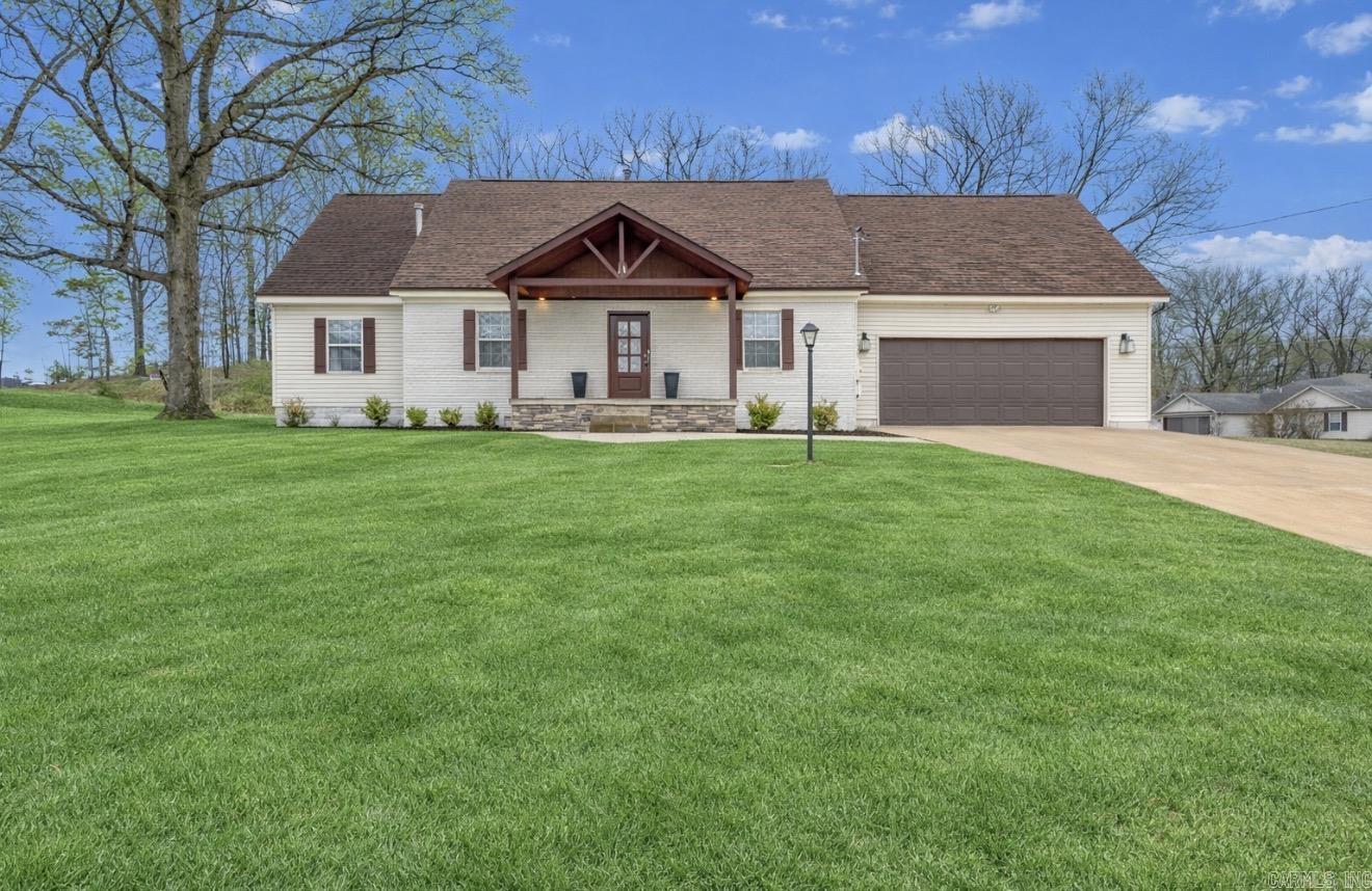 2204 Williamsburg Dr Jonesboro, AR 72404