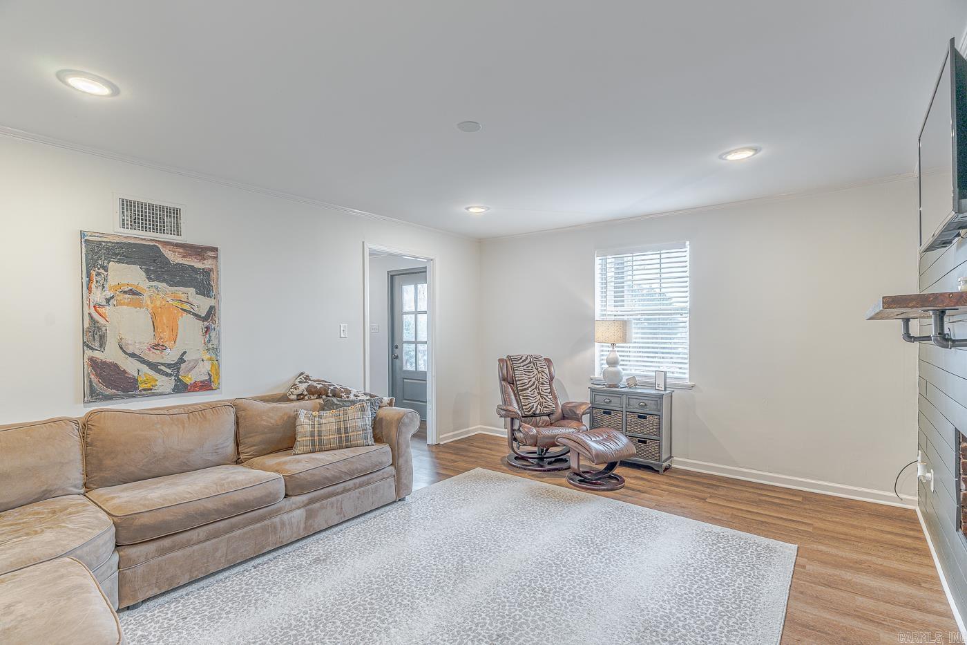 2204 Williamsburg Dr Jonesboro, AR 72404