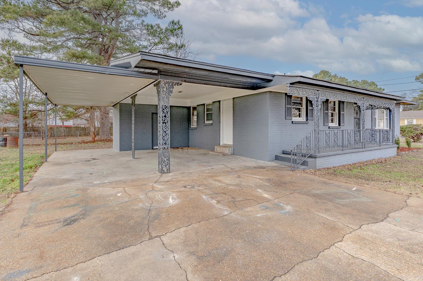 100 S 13th Ave  Paragould, AR