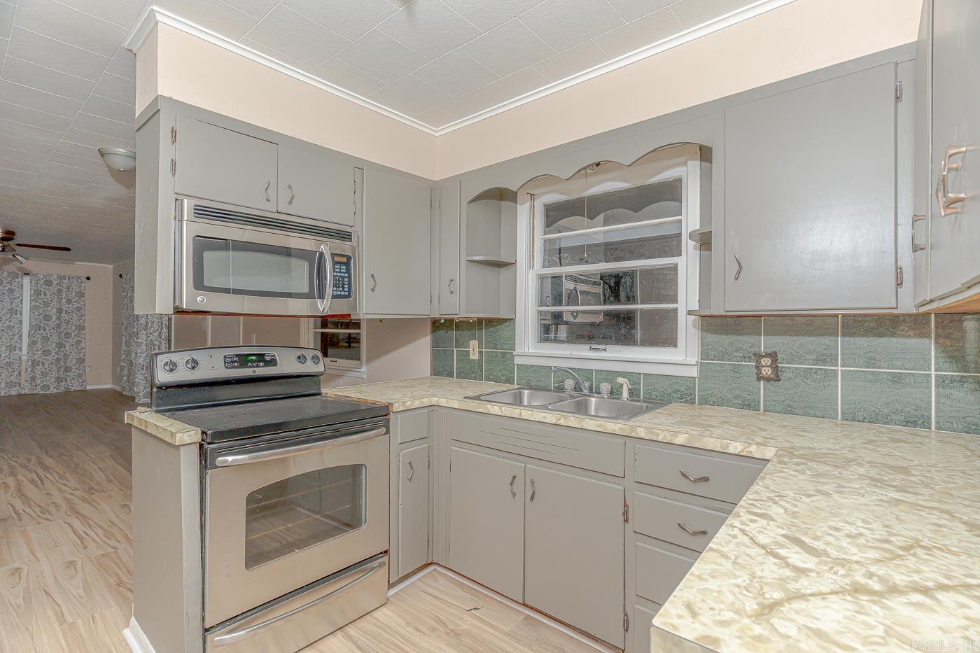 100 S 13th Ave  Paragould, AR