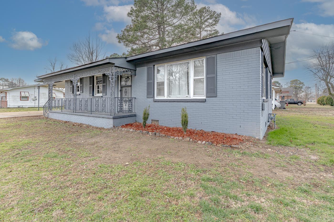 100 S 13th Ave  Paragould, AR