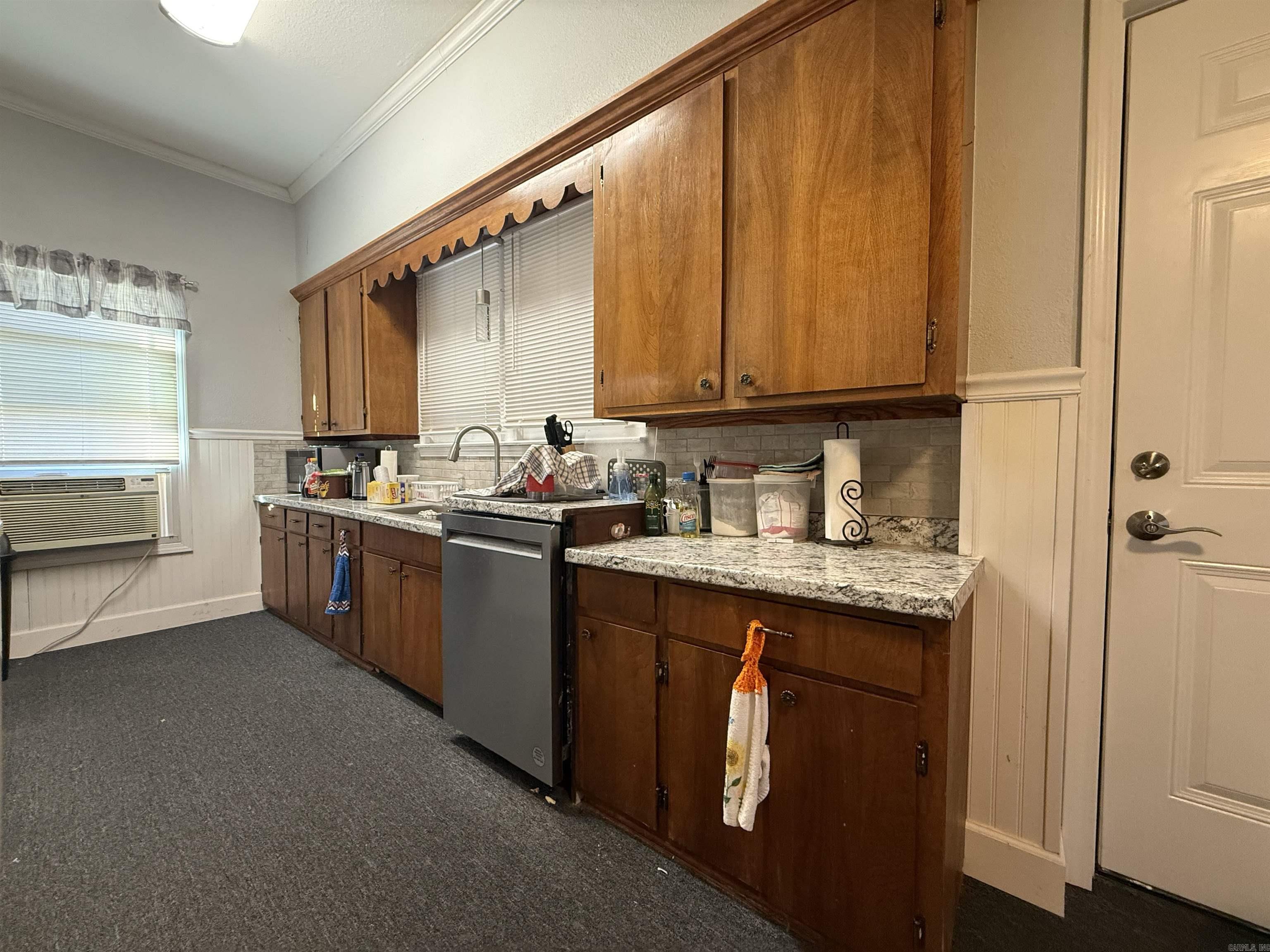 512 W 6th  Newark, AR