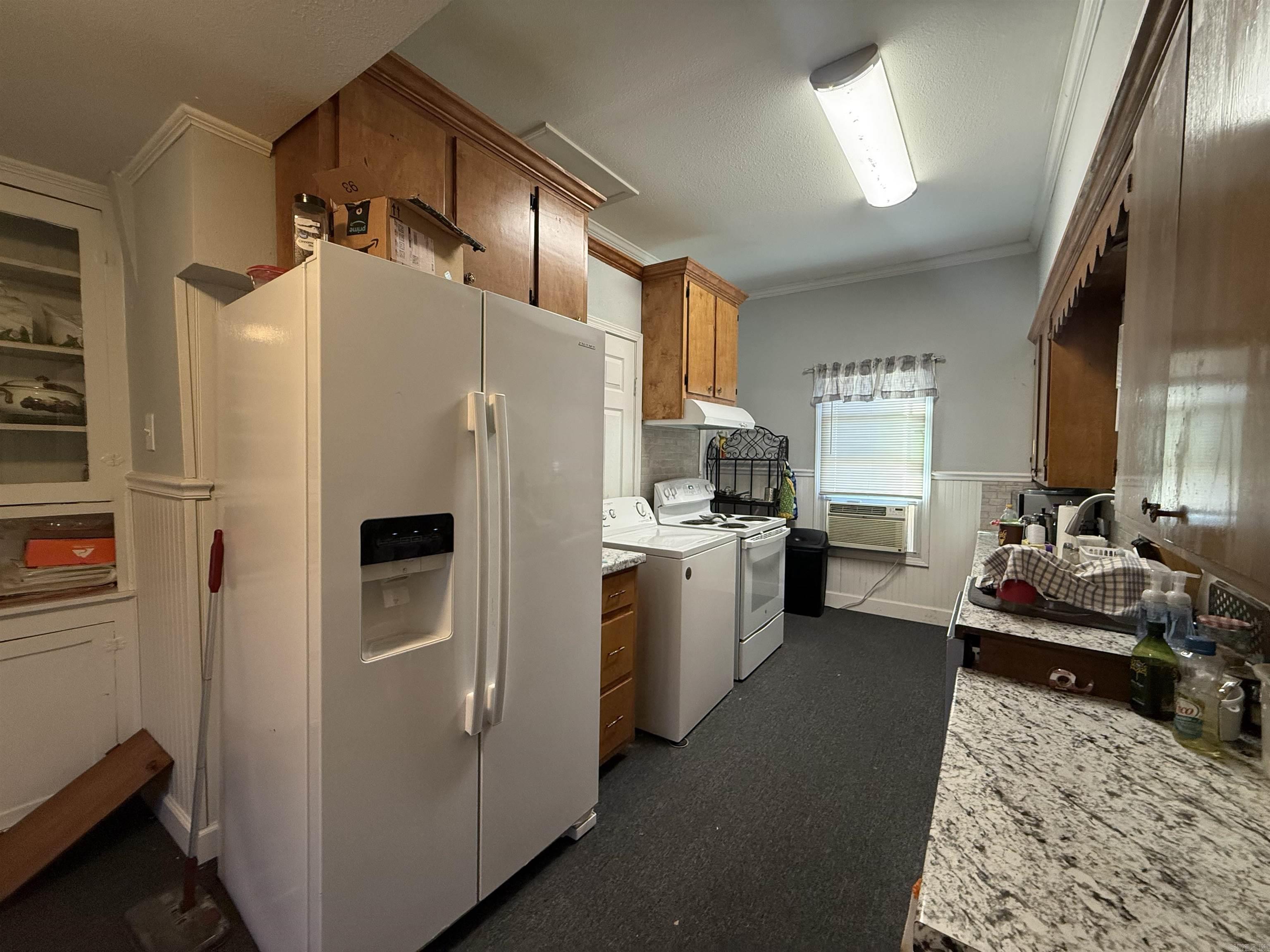 512 W 6th  Newark, AR