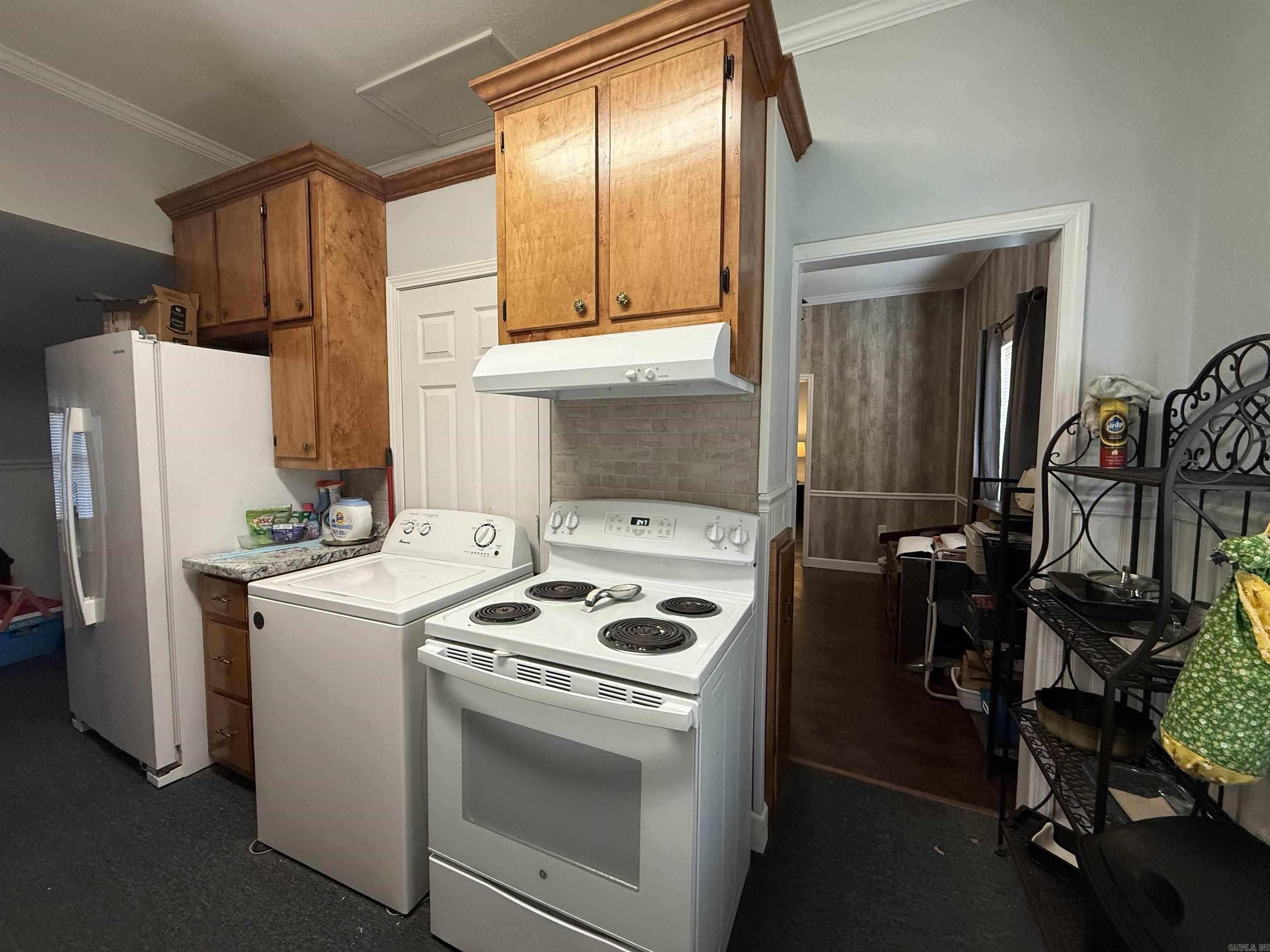 512 W 6th  Newark, AR