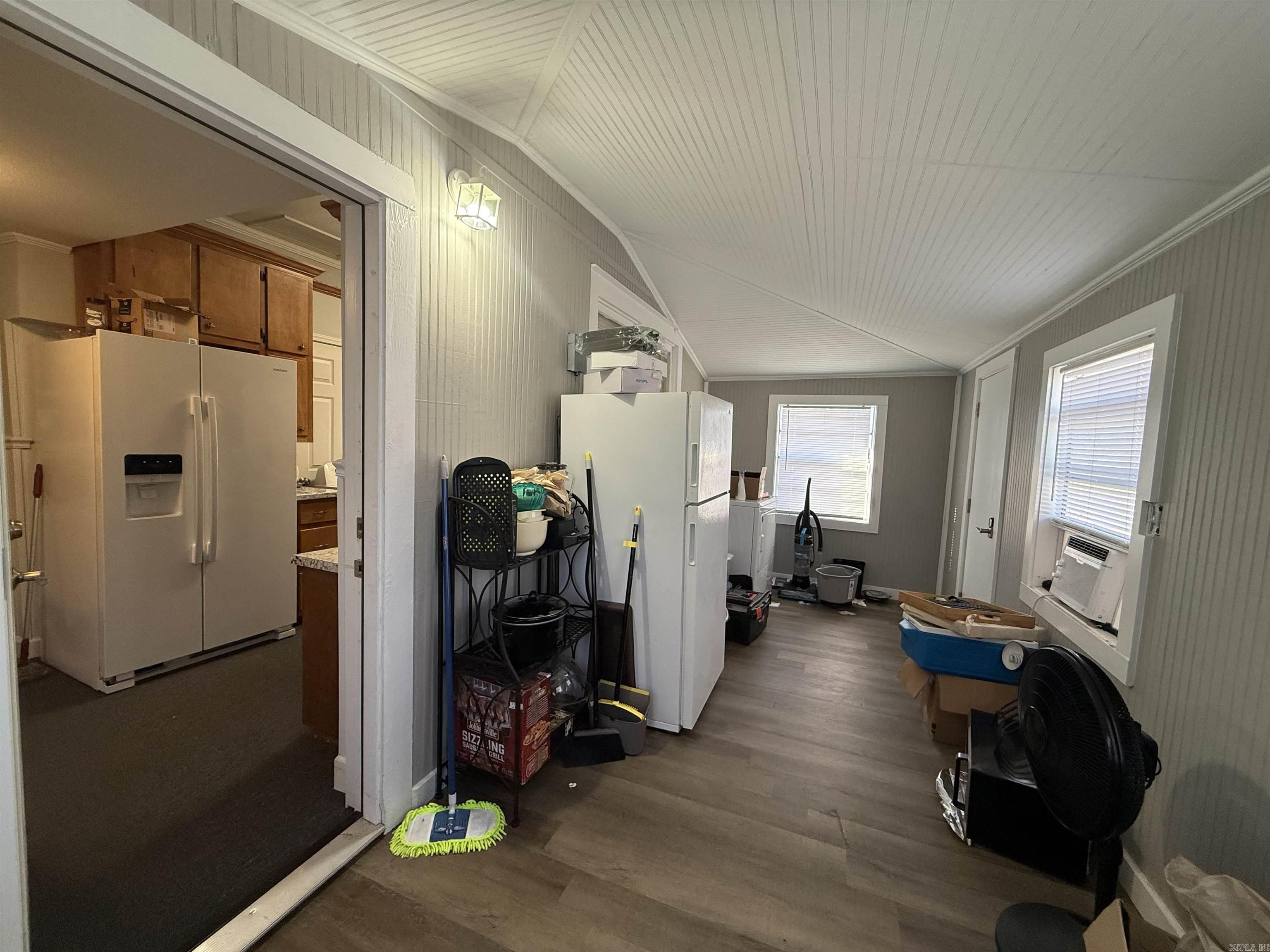 512 W 6th  Newark, AR