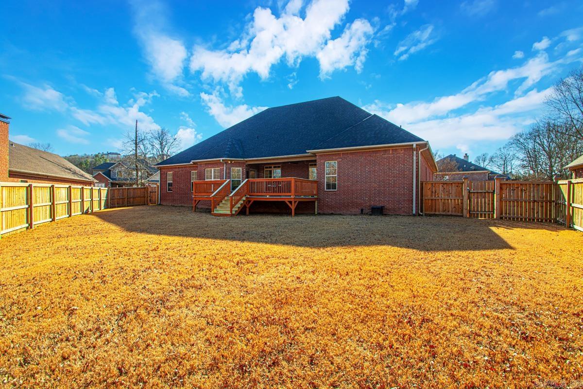 283 Lake Valley  Maumelle, AR