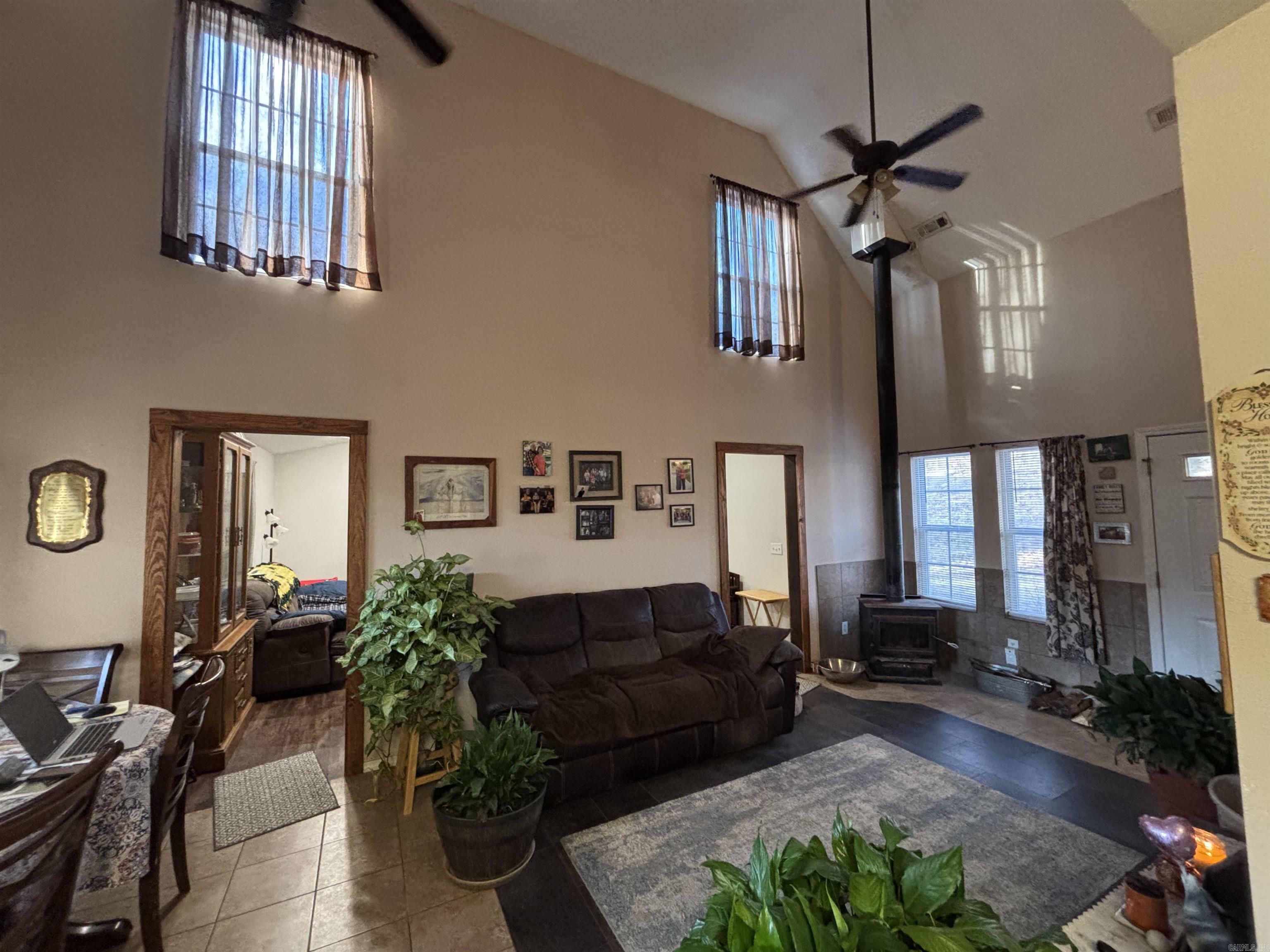 199 Madison 1271 Huntsville, AR 72740