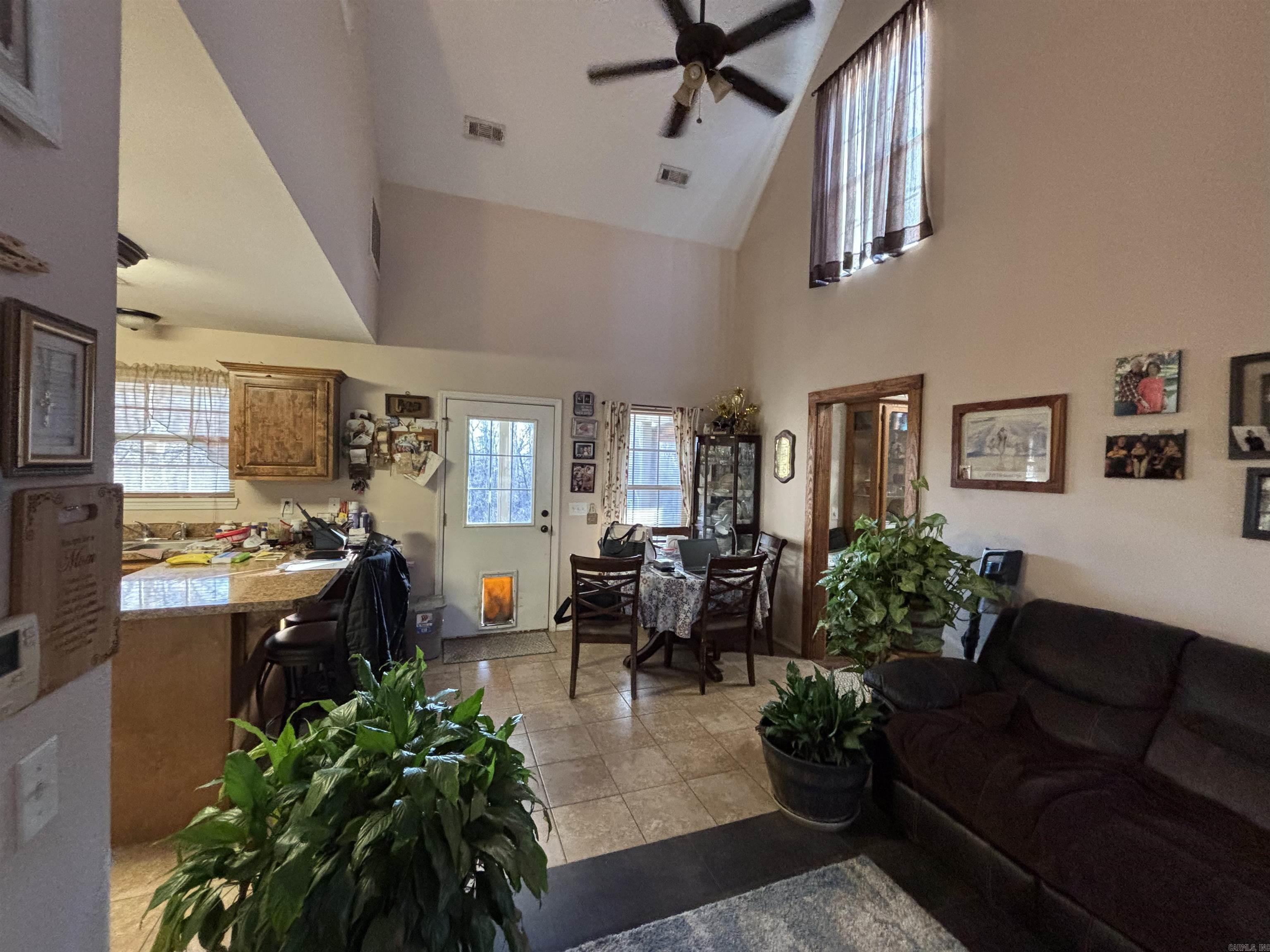 199 Madison 1271 Huntsville, AR 72740