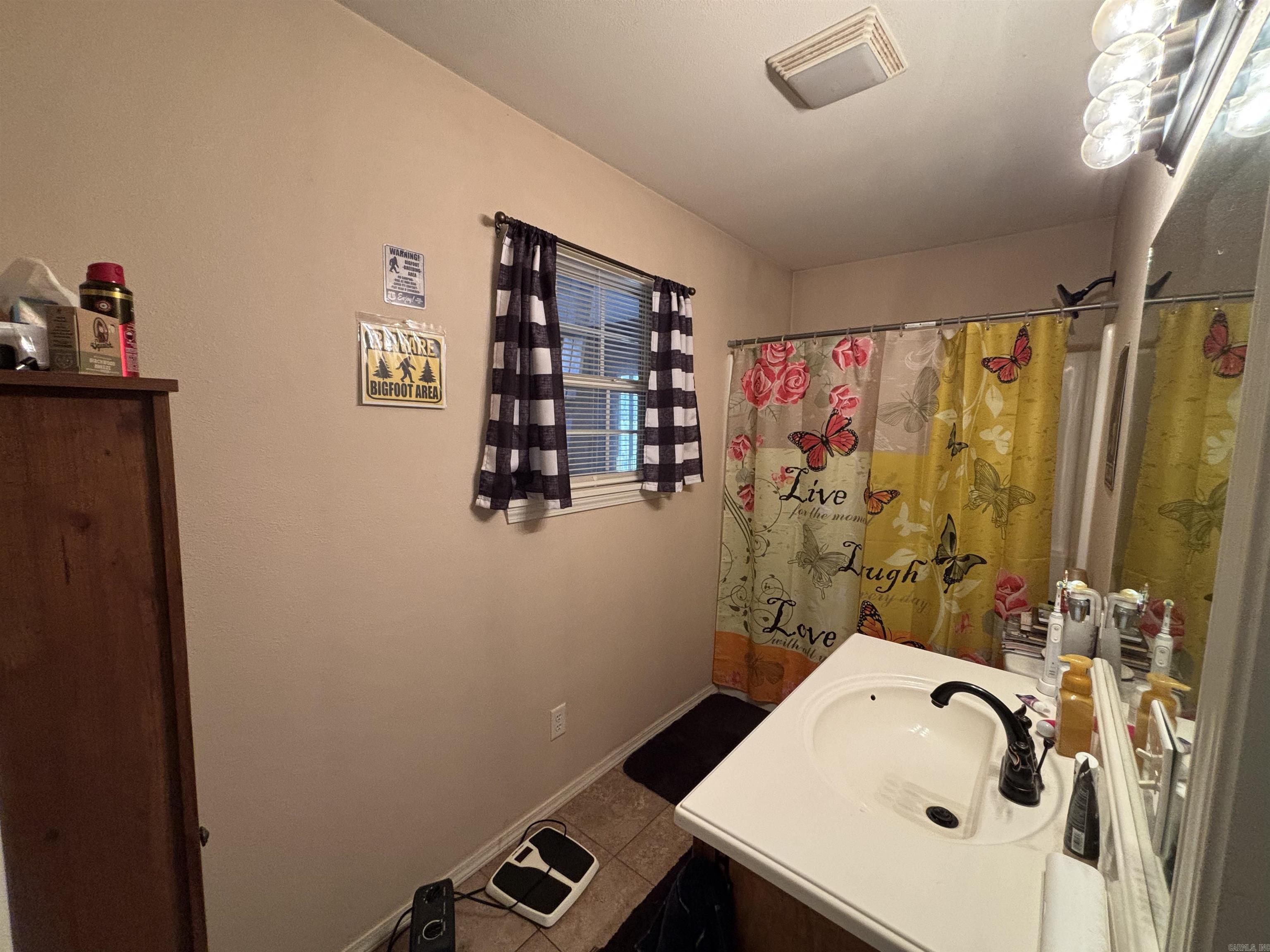 199 Madison 1271 Huntsville, AR 72740