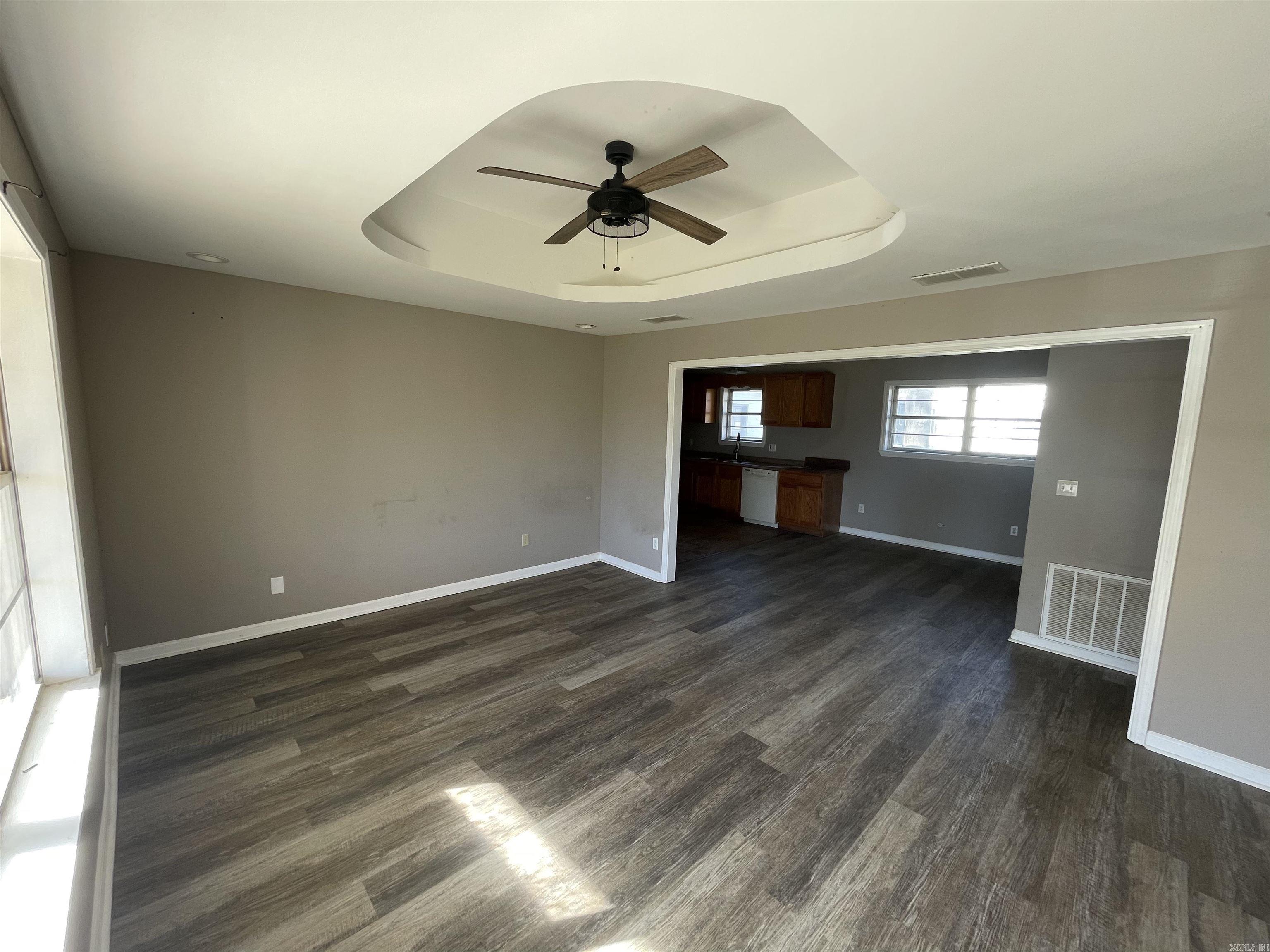 428 E 4th  Lonoke, AR