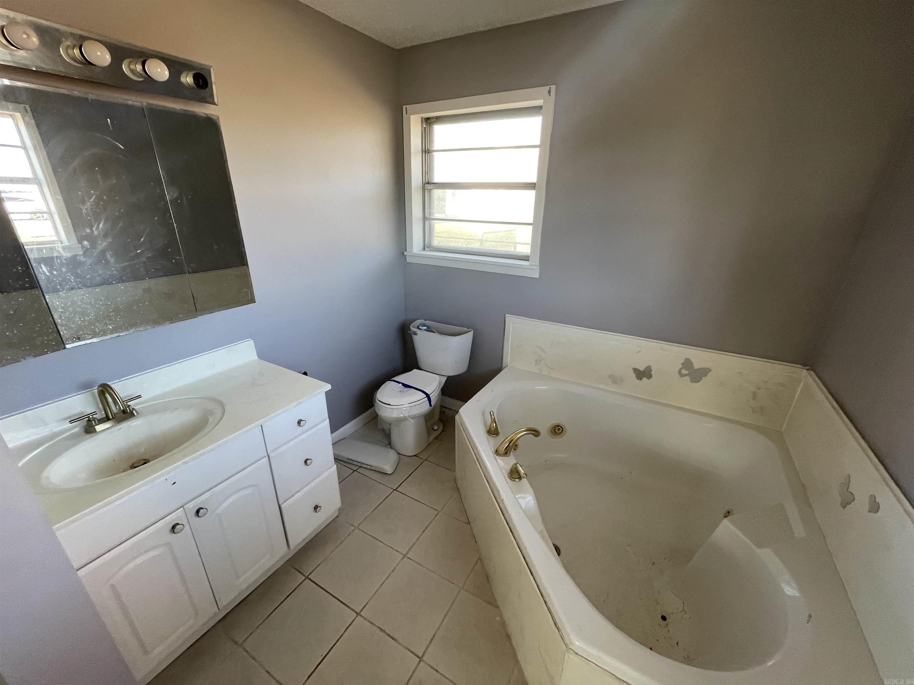 428 E 4th  Lonoke, AR