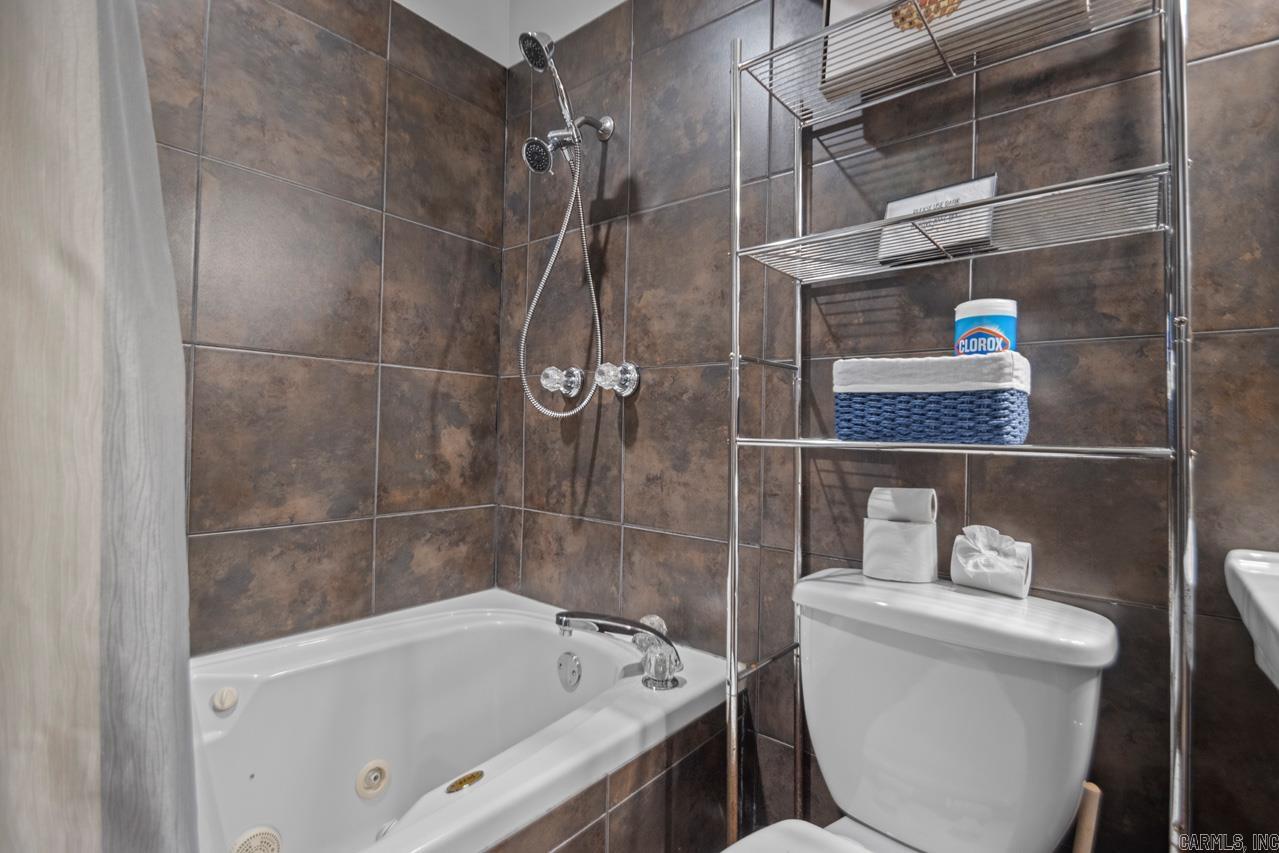 7001 Blue Bird  Little Rock, AR