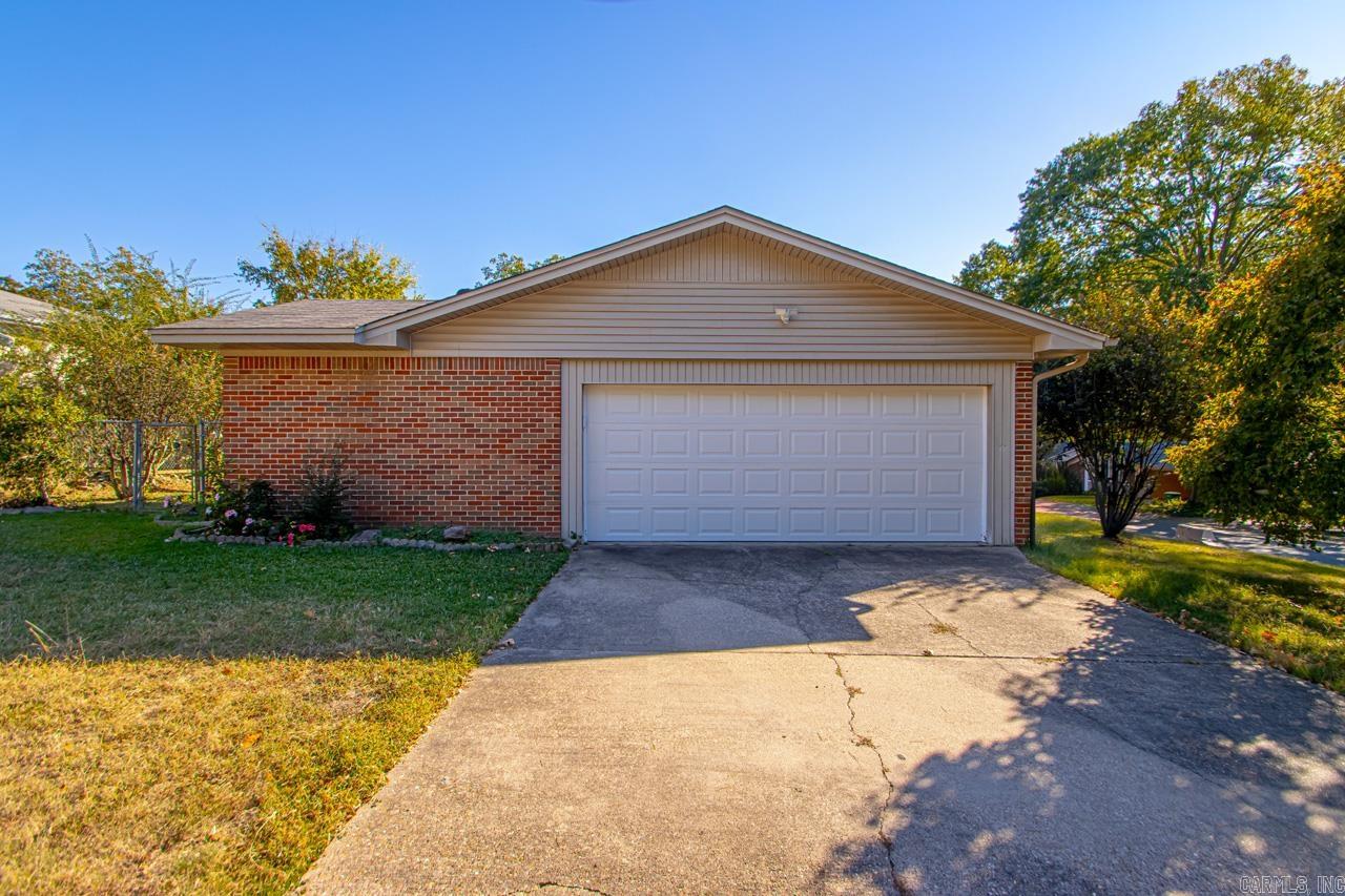 7001 Blue Bird  Little Rock, AR