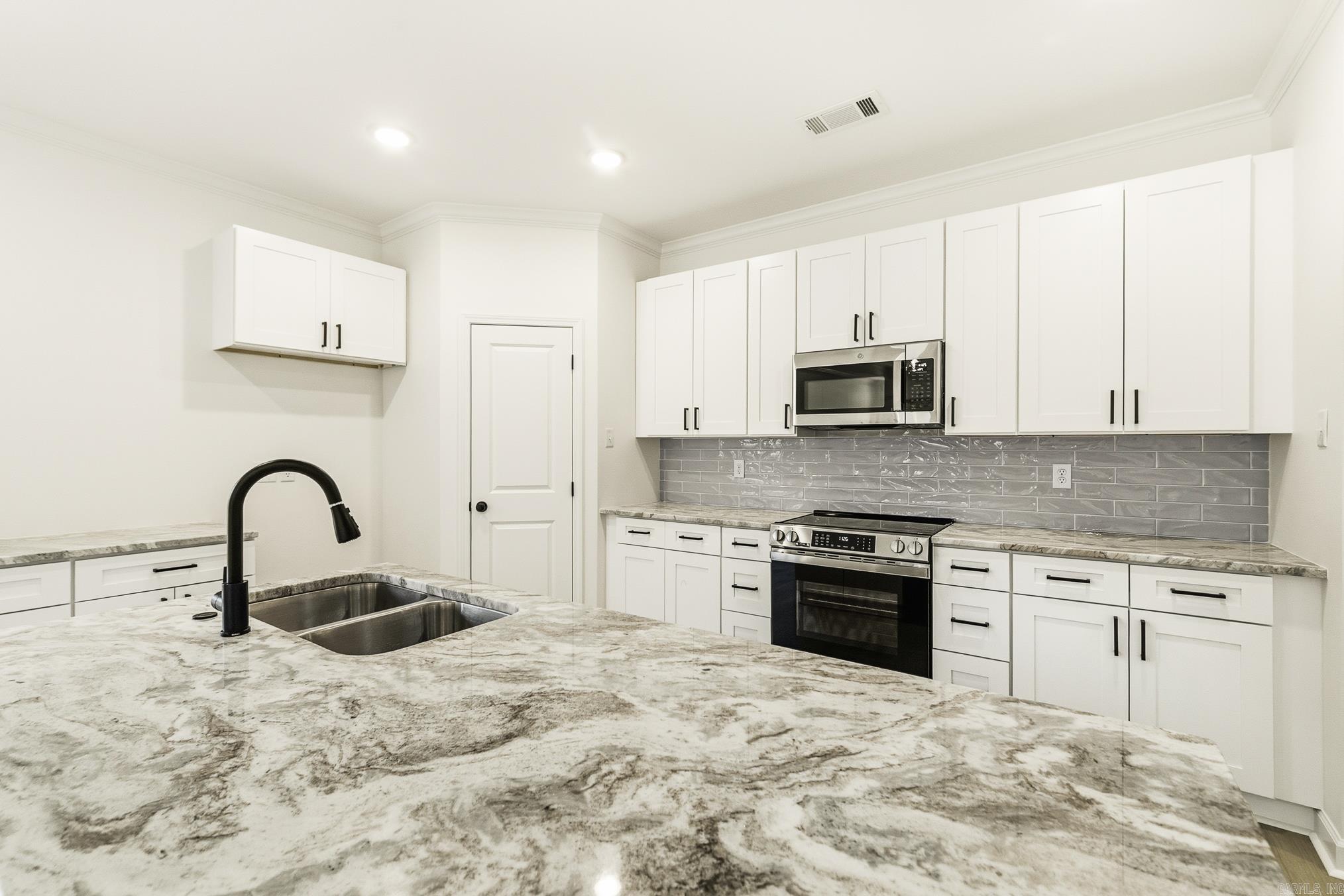 22 Wolfsbridge Loop Cabot, AR 72023