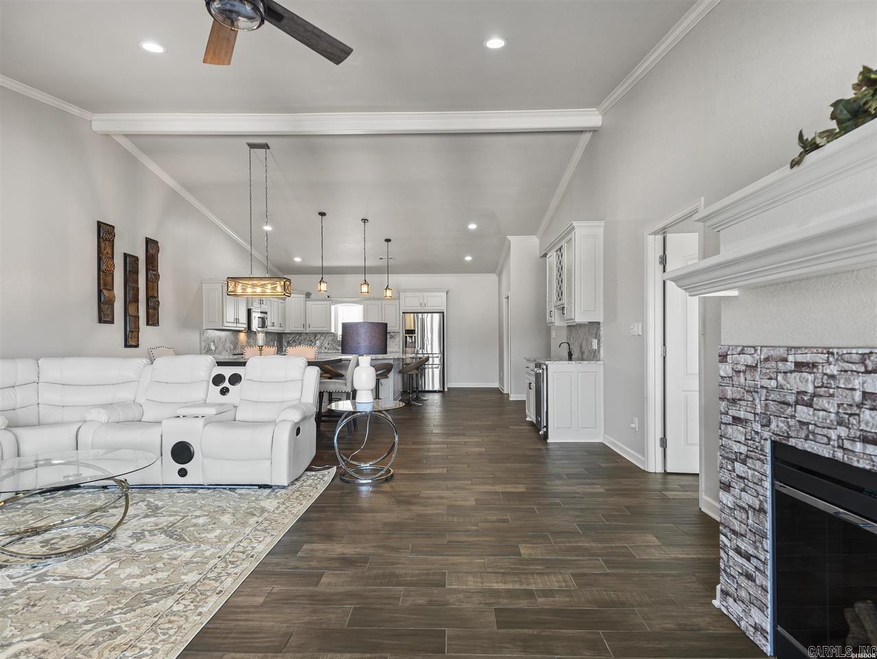 225 Lookout Point Hot Springs, AR 71913