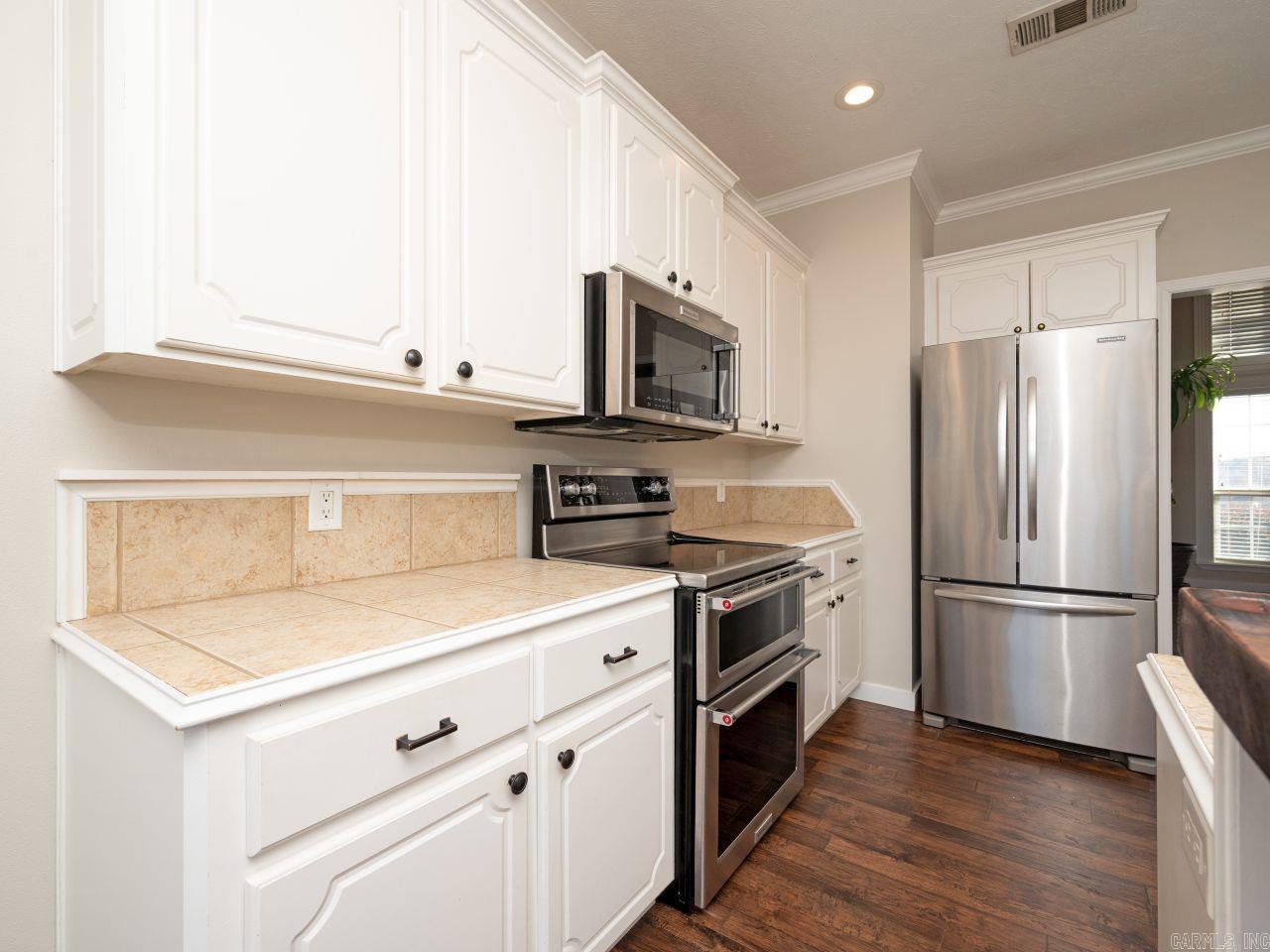 565 Triple J Drive Lonoke, AR 72086