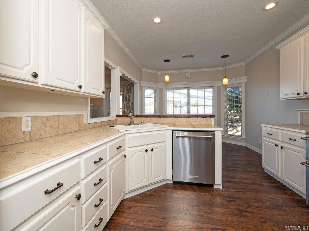 565 Triple J Drive Lonoke, AR 72086