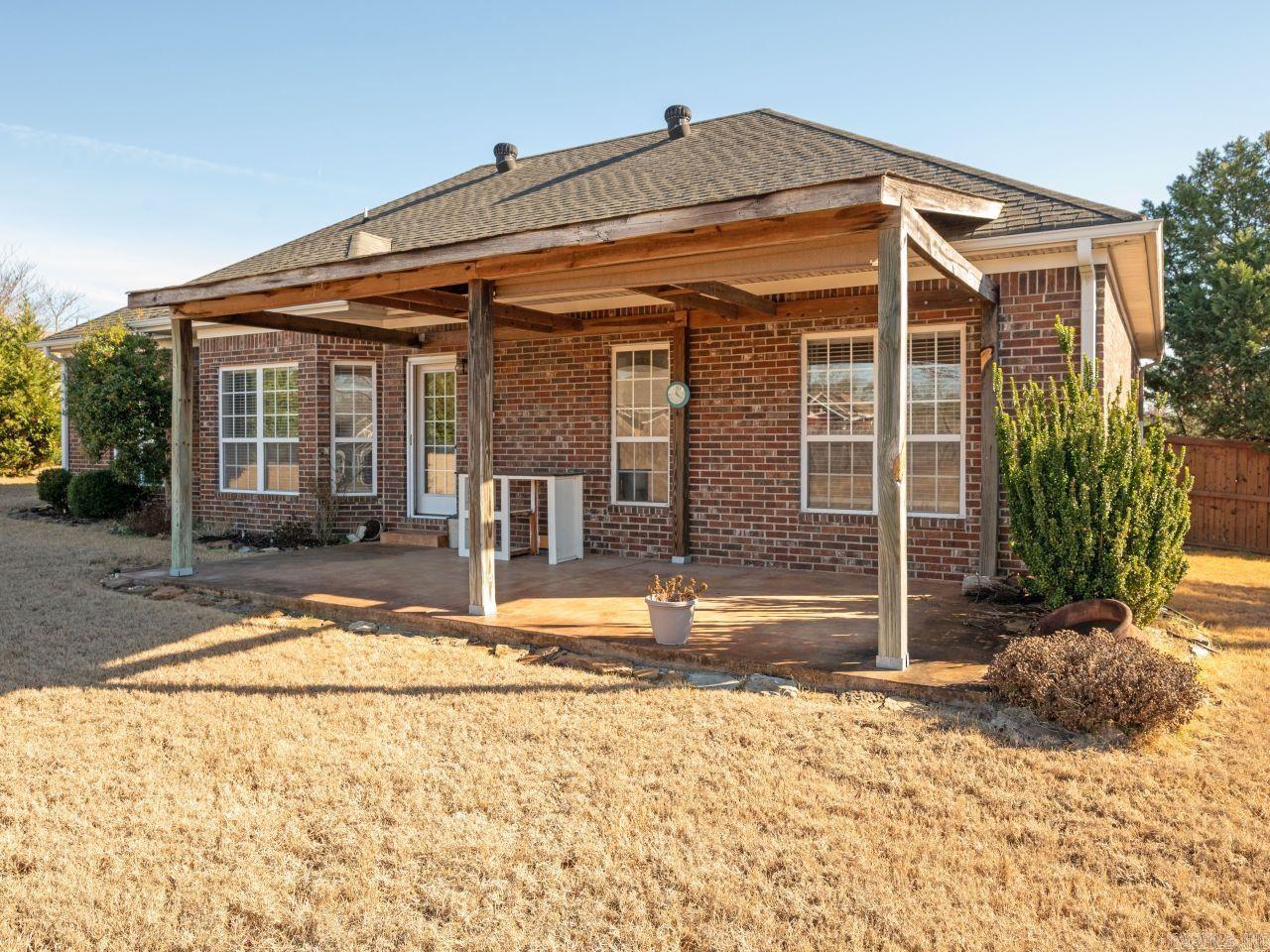 565 Triple J Drive Lonoke, AR 72086