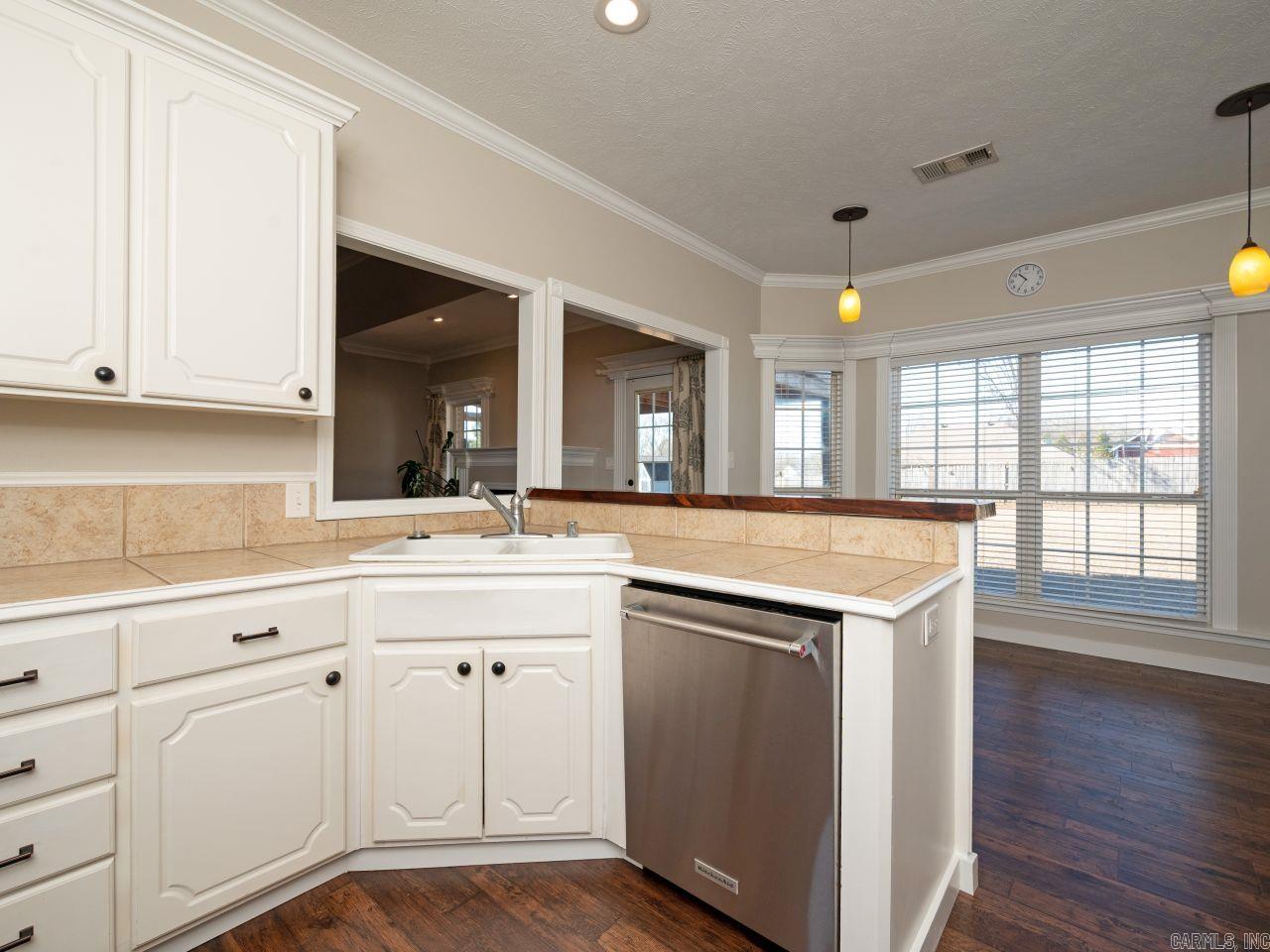 565 Triple J Drive Lonoke, AR 72086