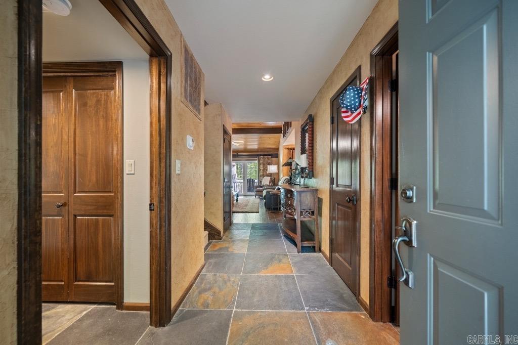 138 Silver Point  Mount Ida, AR