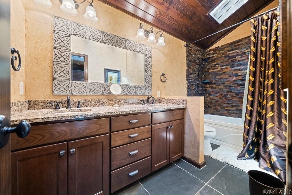 138 Silver Point  Mount Ida, AR