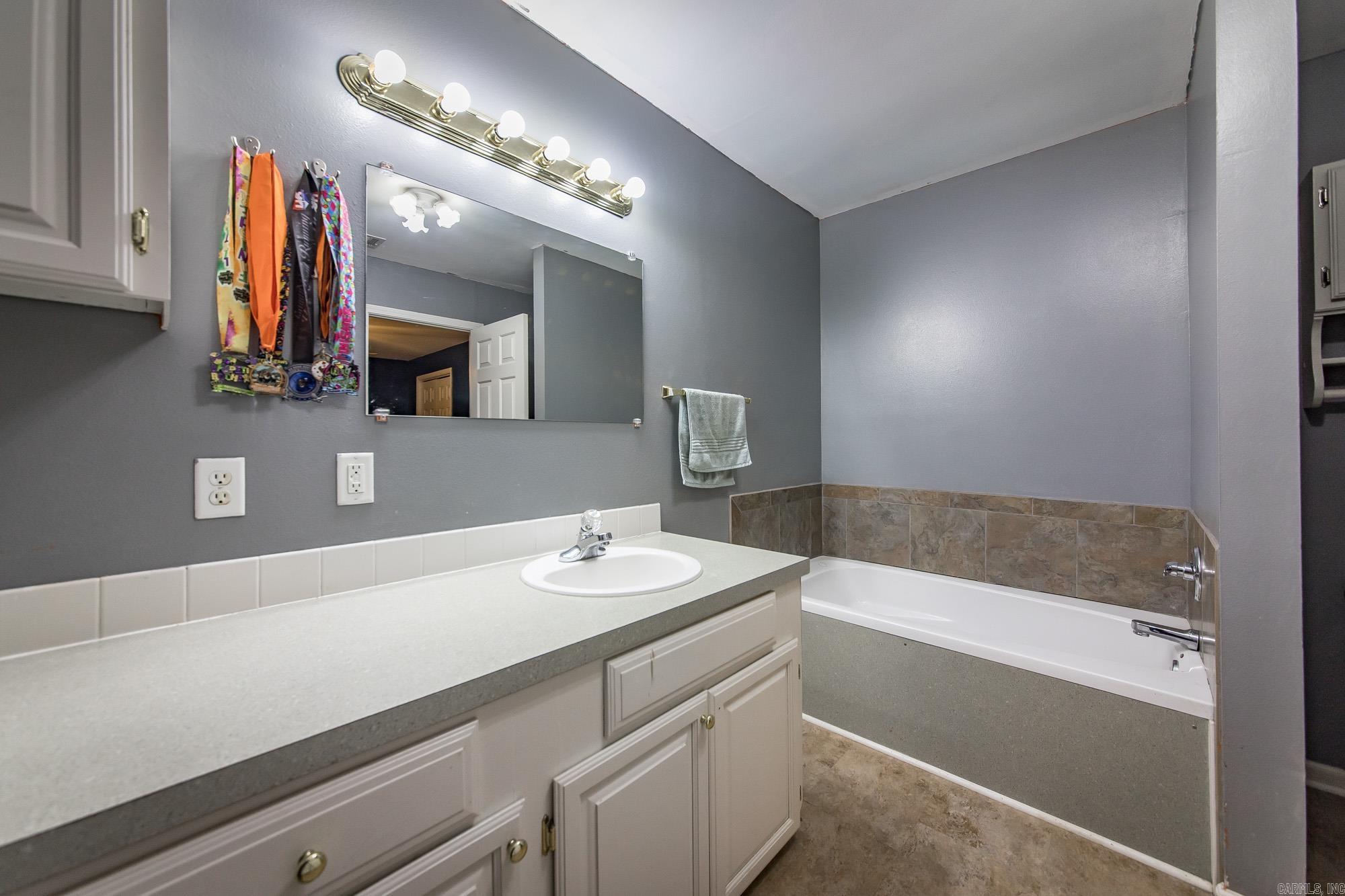 454 Jones  Beebe, AR