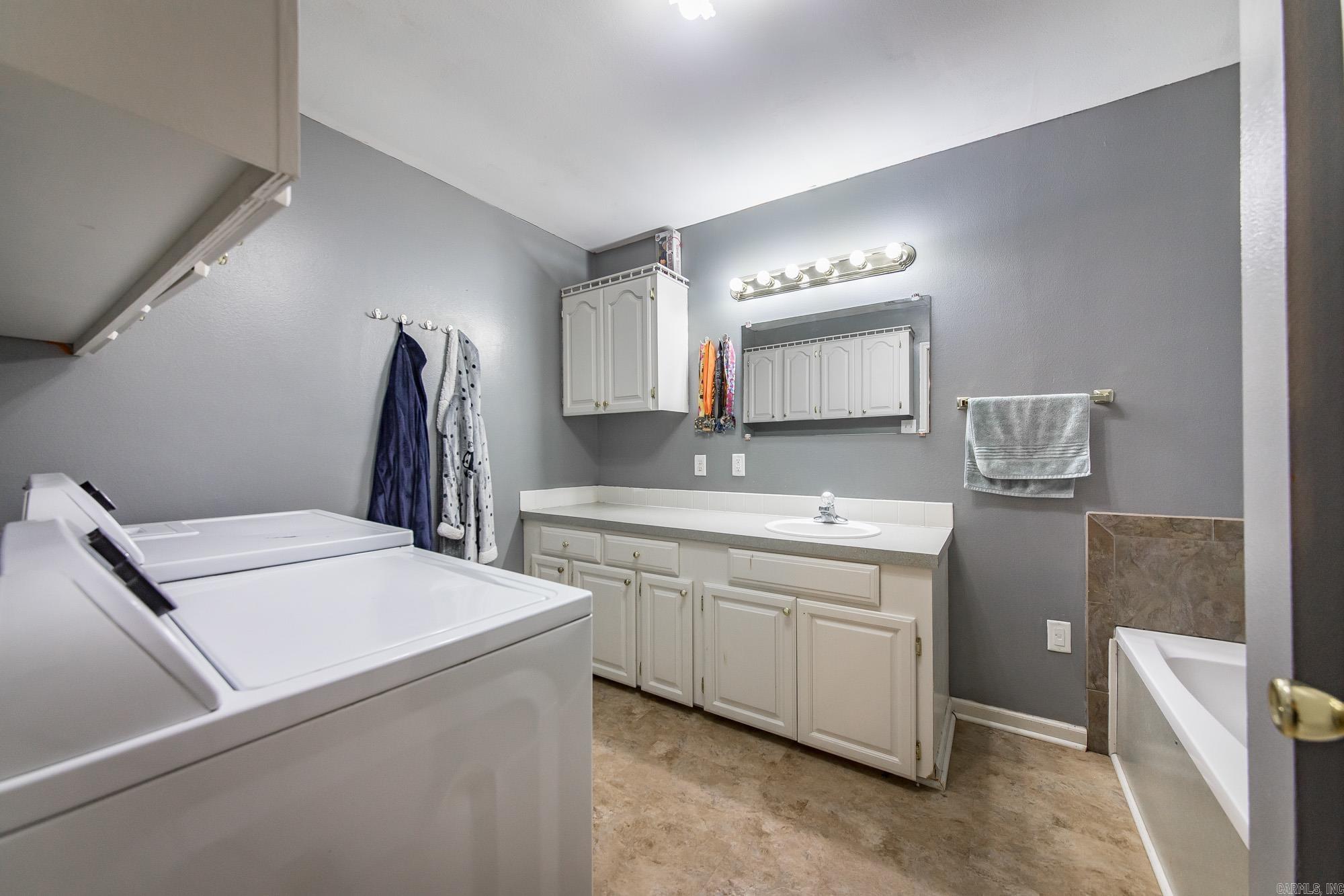 454 Jones  Beebe, AR