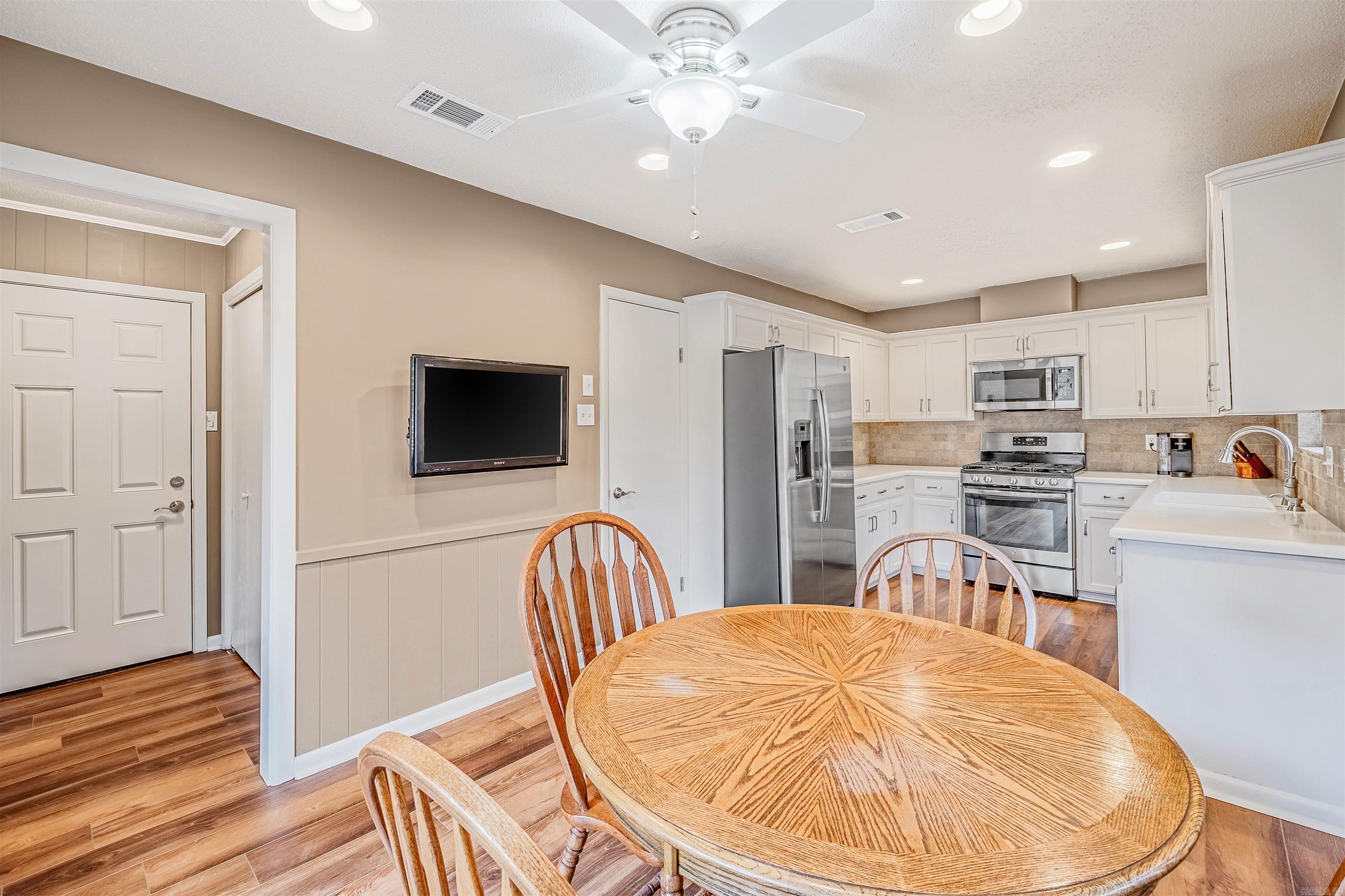 12200 Southridge Drive Little Rock, AR 72212