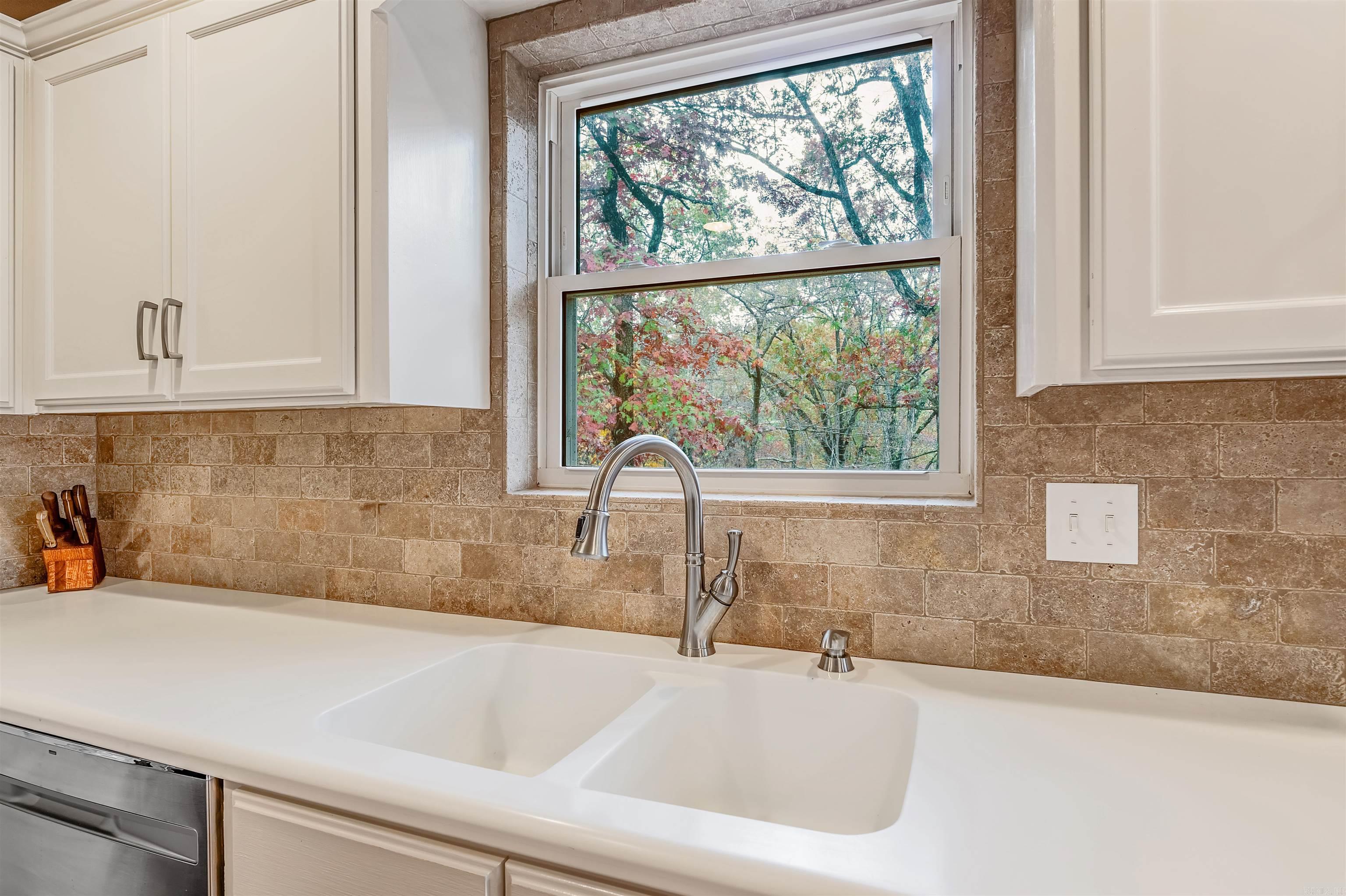 12200 Southridge Drive Little Rock, AR 72212