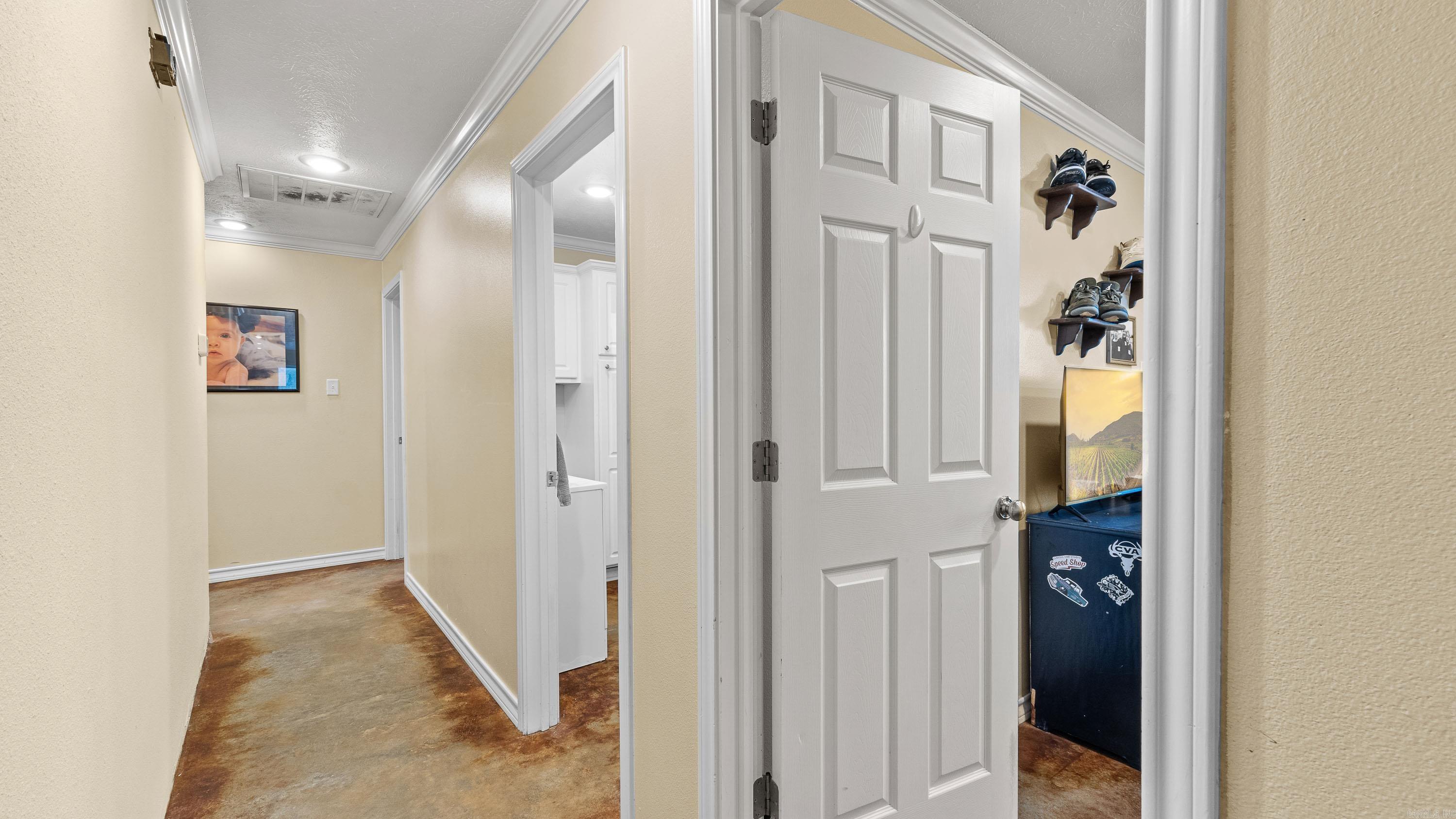 401 South St. Douglassville, TX 75560