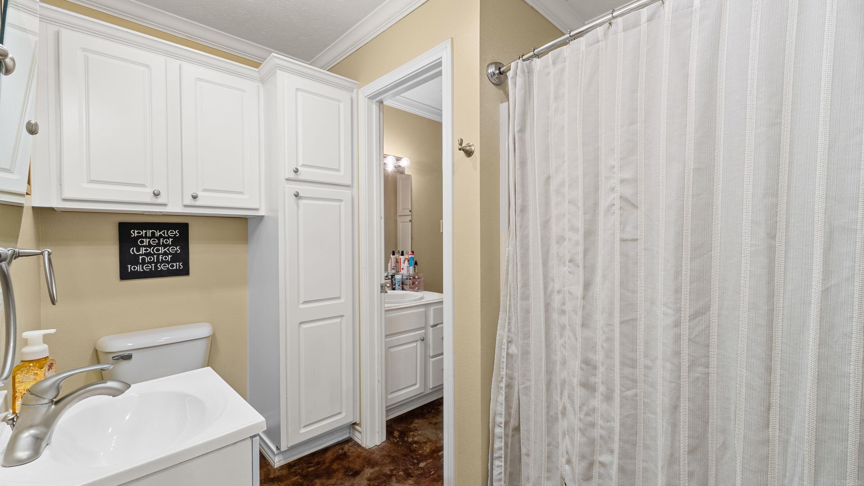 401 South St. Douglassville, TX 75560