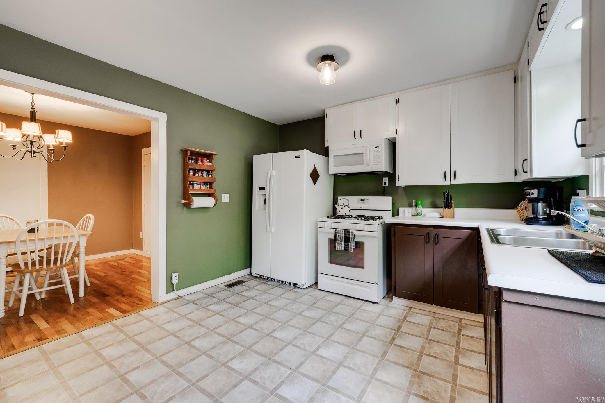 1204 W Main  Heber Springs, AR