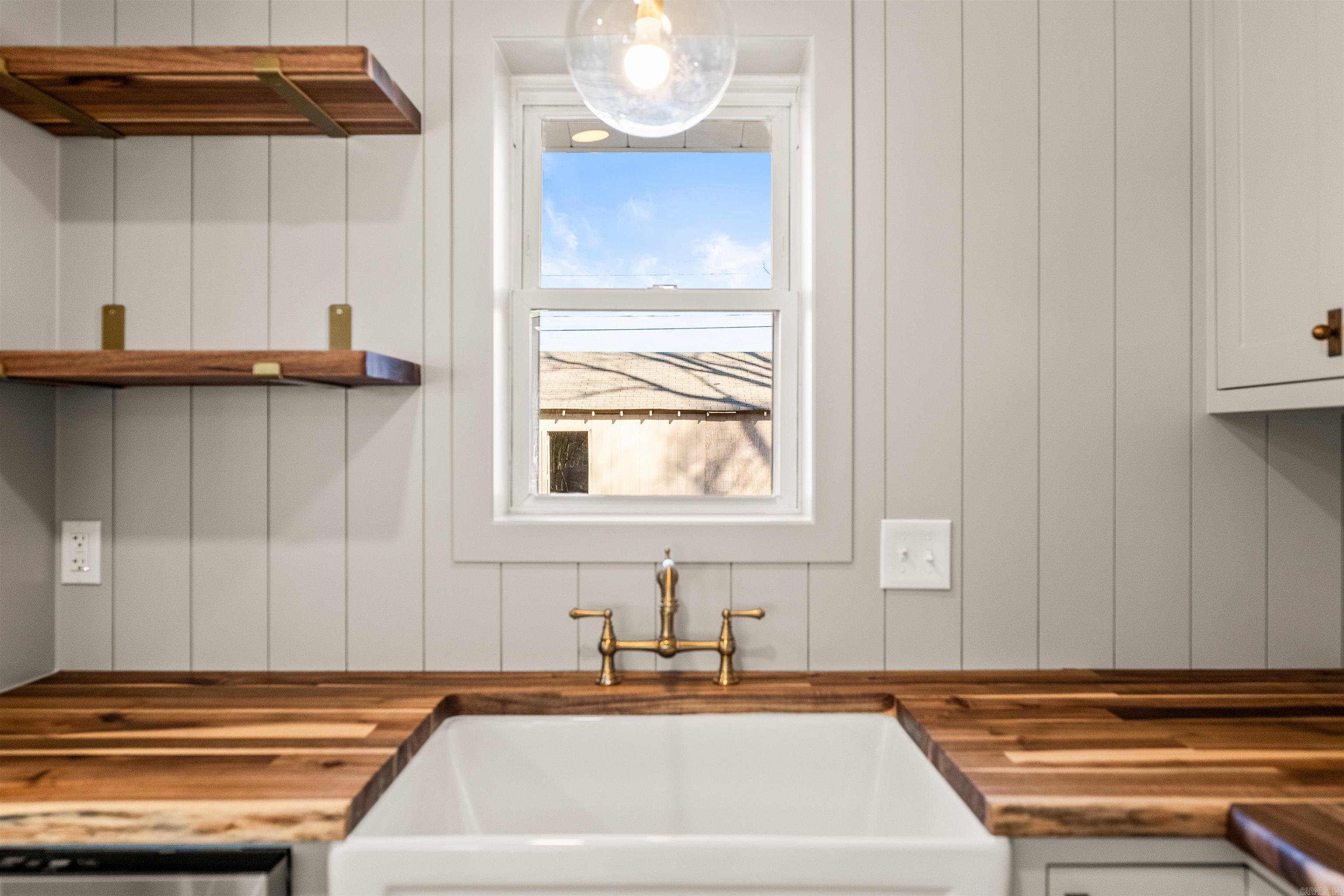 201 Hillwood  Sherwood, AR