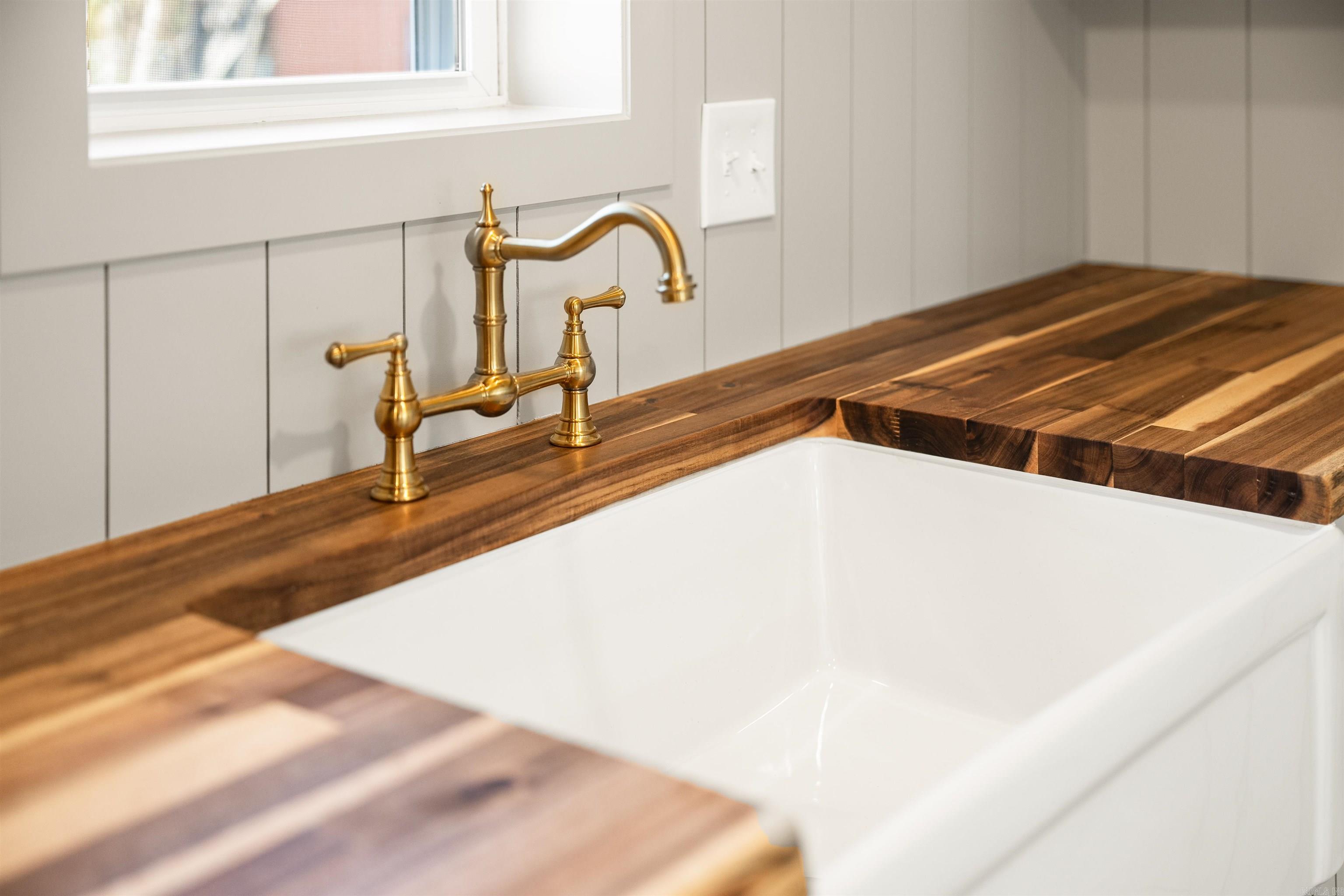 201 Hillwood  Sherwood, AR