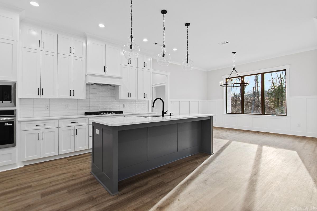 613 Valley Oak Drive Sherwood, AR 72120