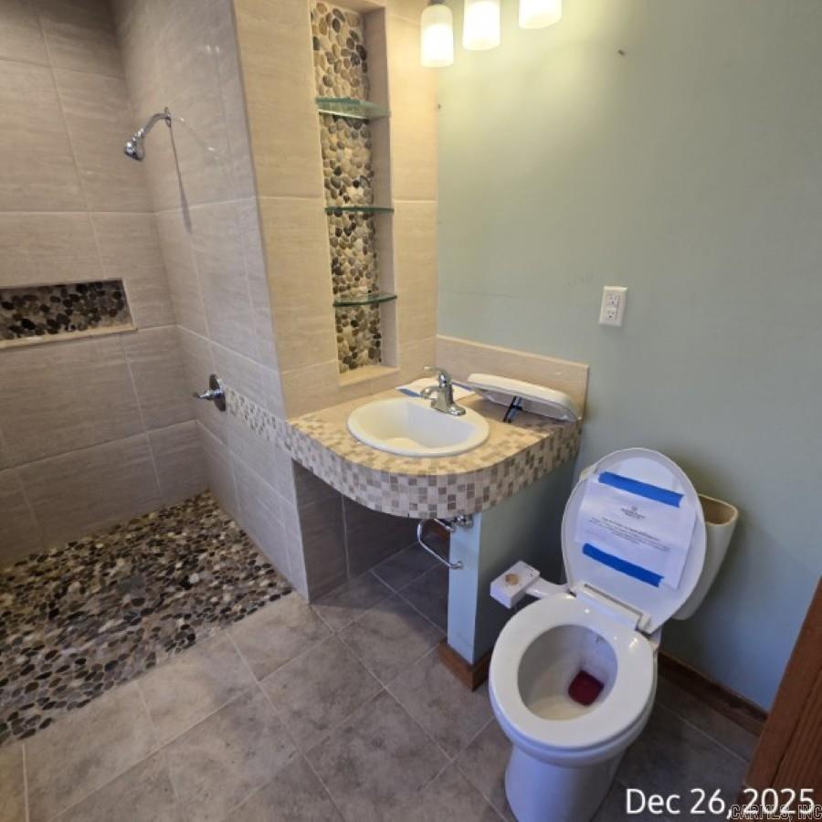 4638 Hwy 16  Clinton, AR