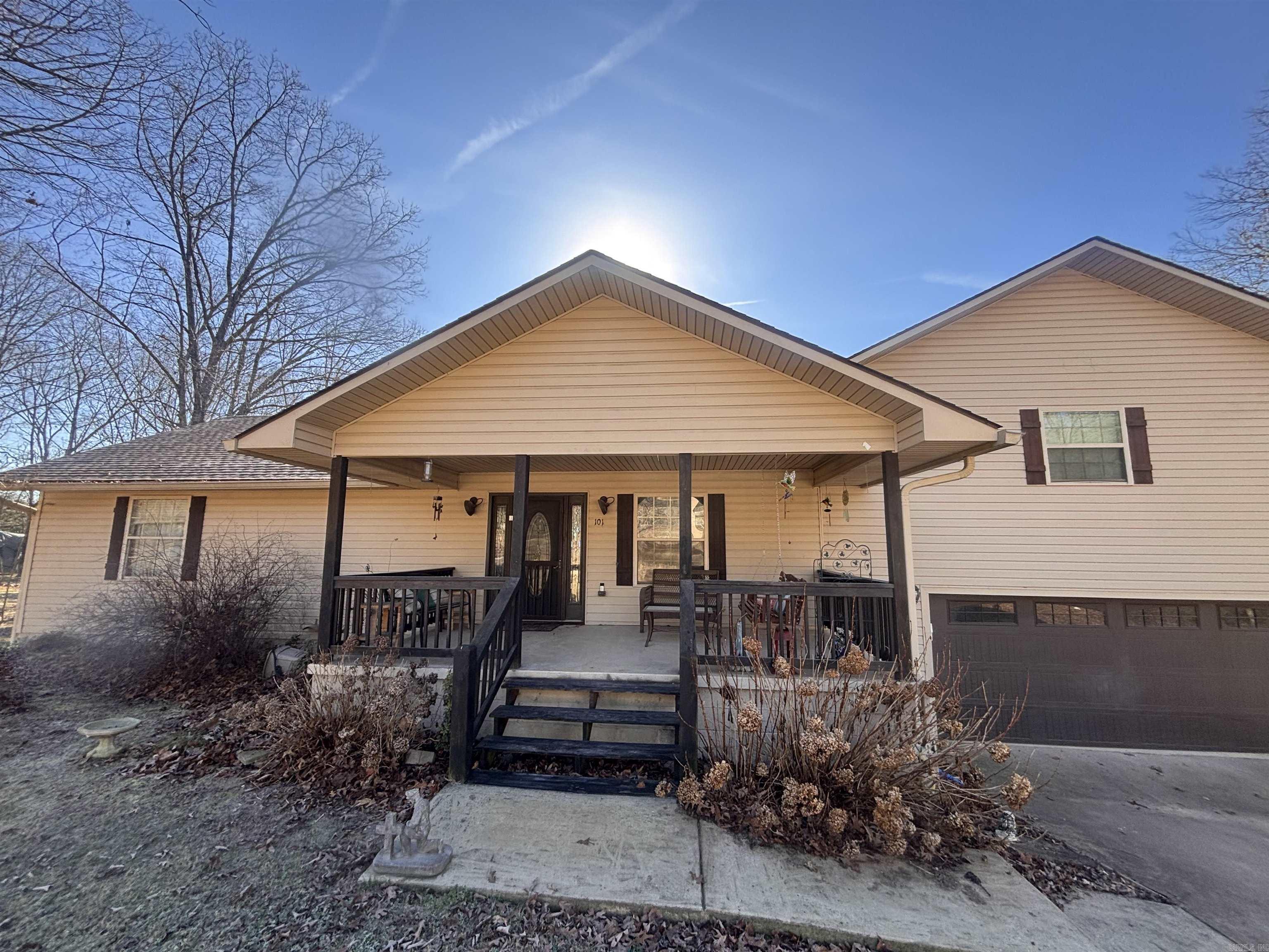 101 Henderson Rd Road