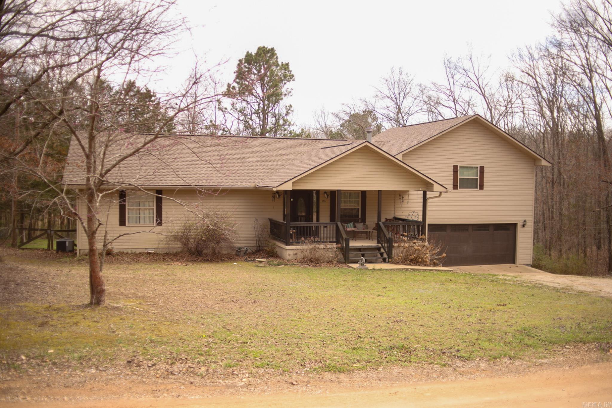 101 Henderson  Mountain View, AR