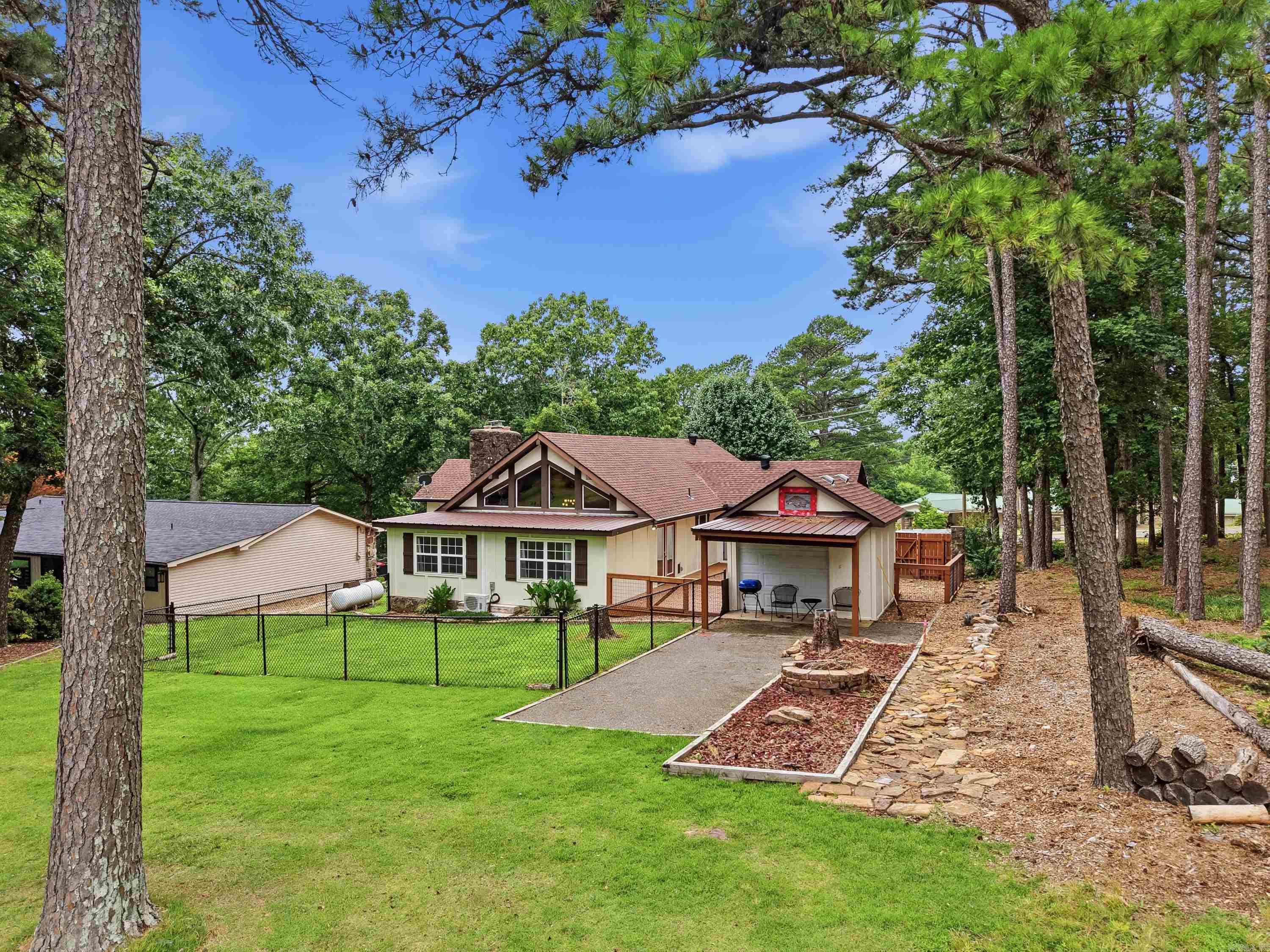 313 Snead Drive  Fairfield Bay, AR