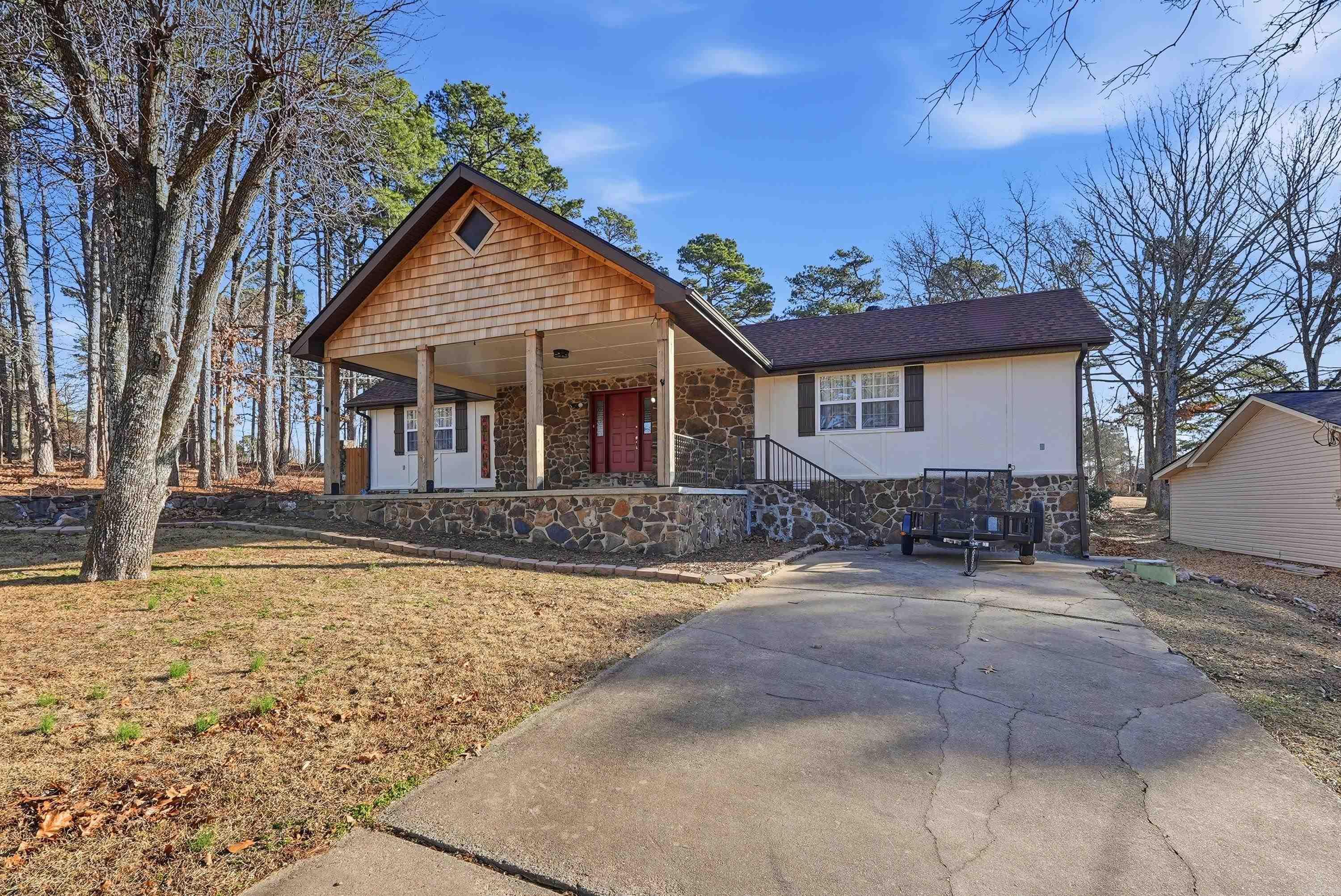 313 Snead Drive  Fairfield Bay, AR