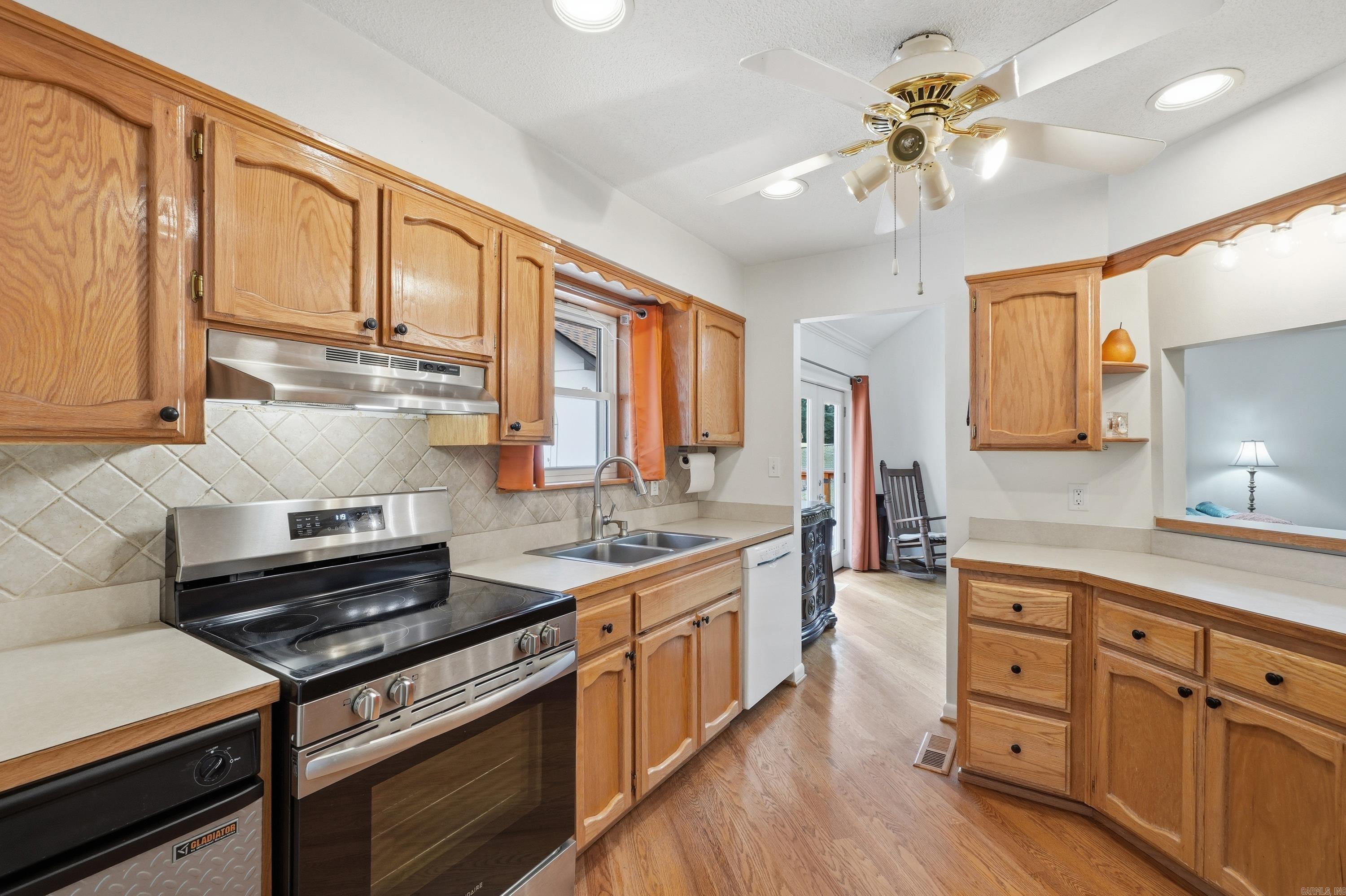 313 Snead Drive  Fairfield Bay, AR