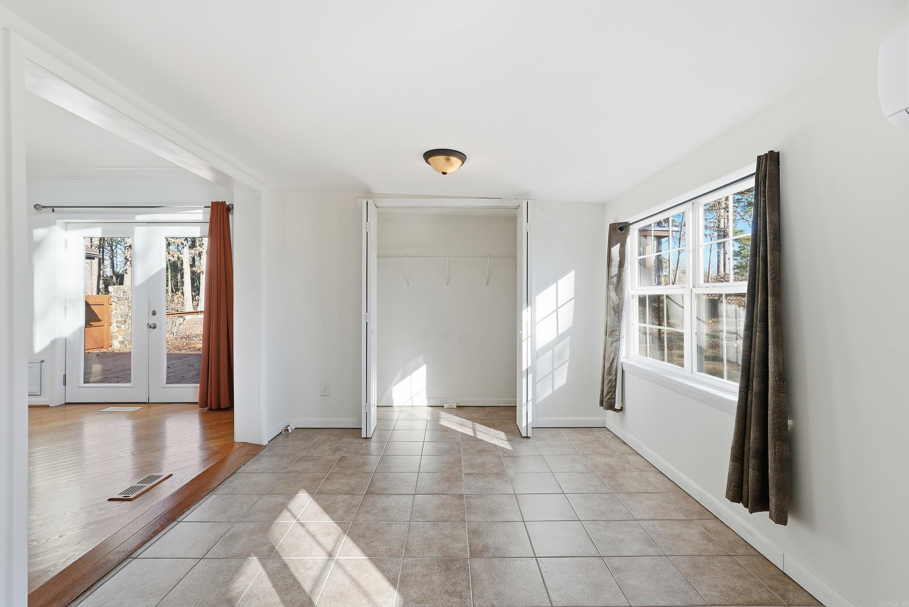 313 Snead Drive  Fairfield Bay, AR