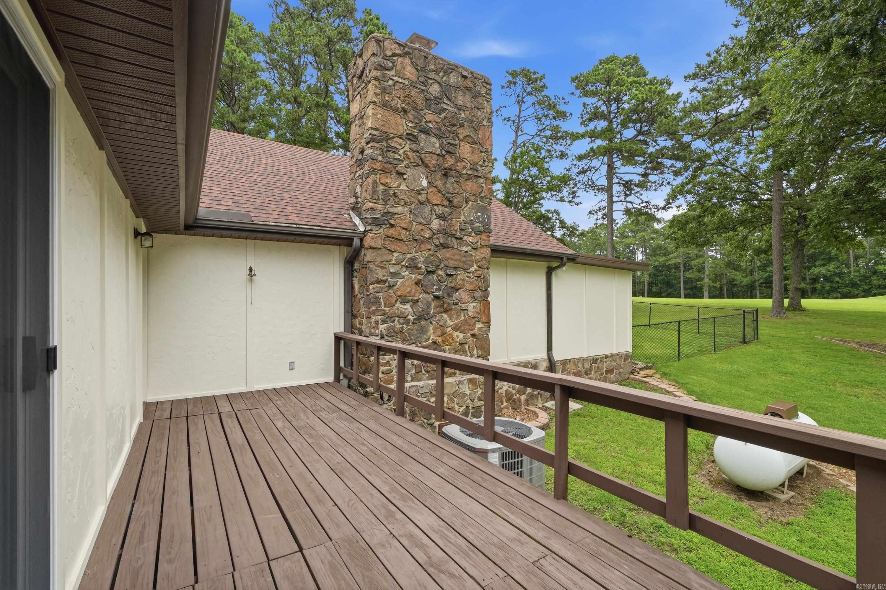 313 Snead Drive  Fairfield Bay, AR