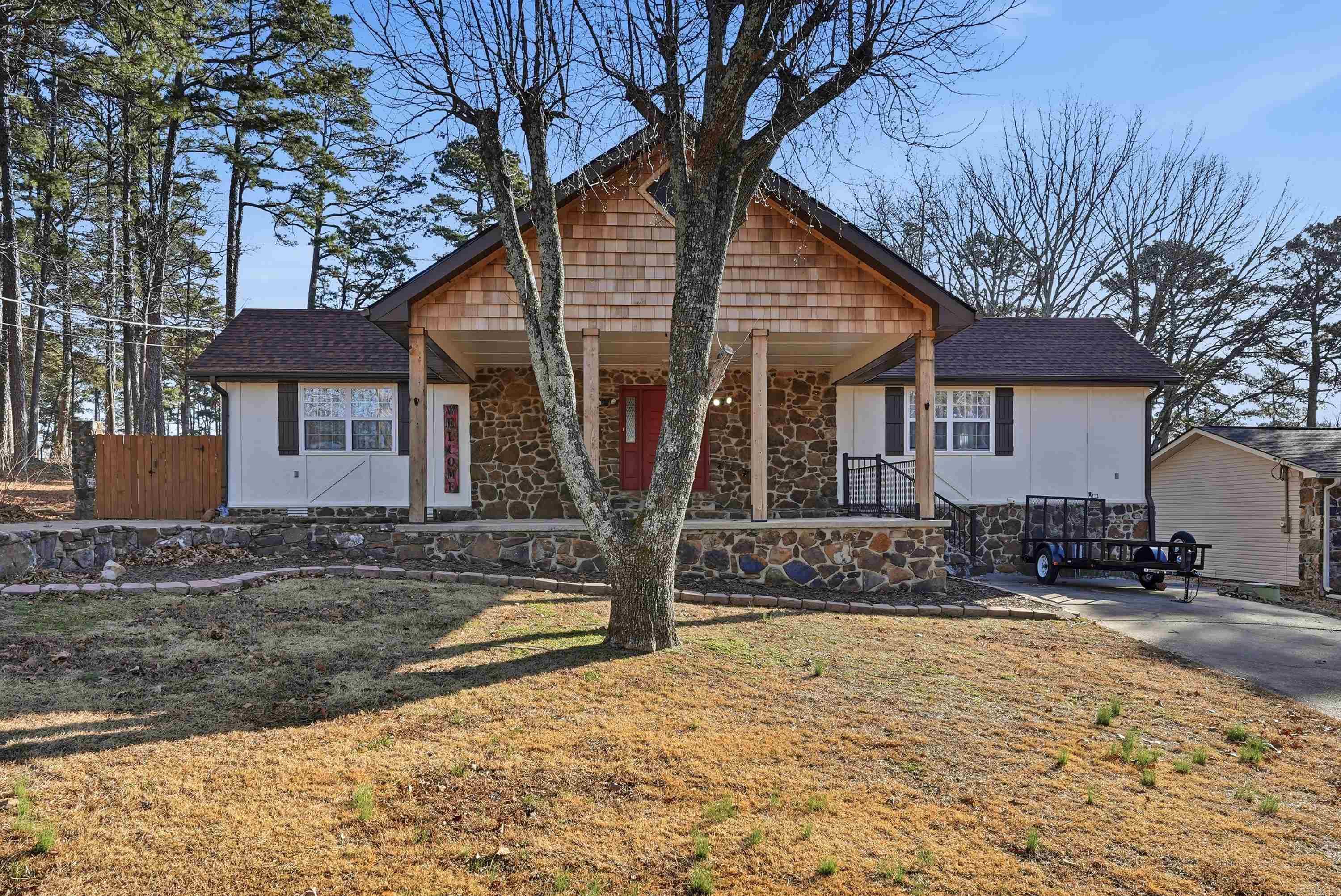 313 Snead Drive  Fairfield Bay, AR