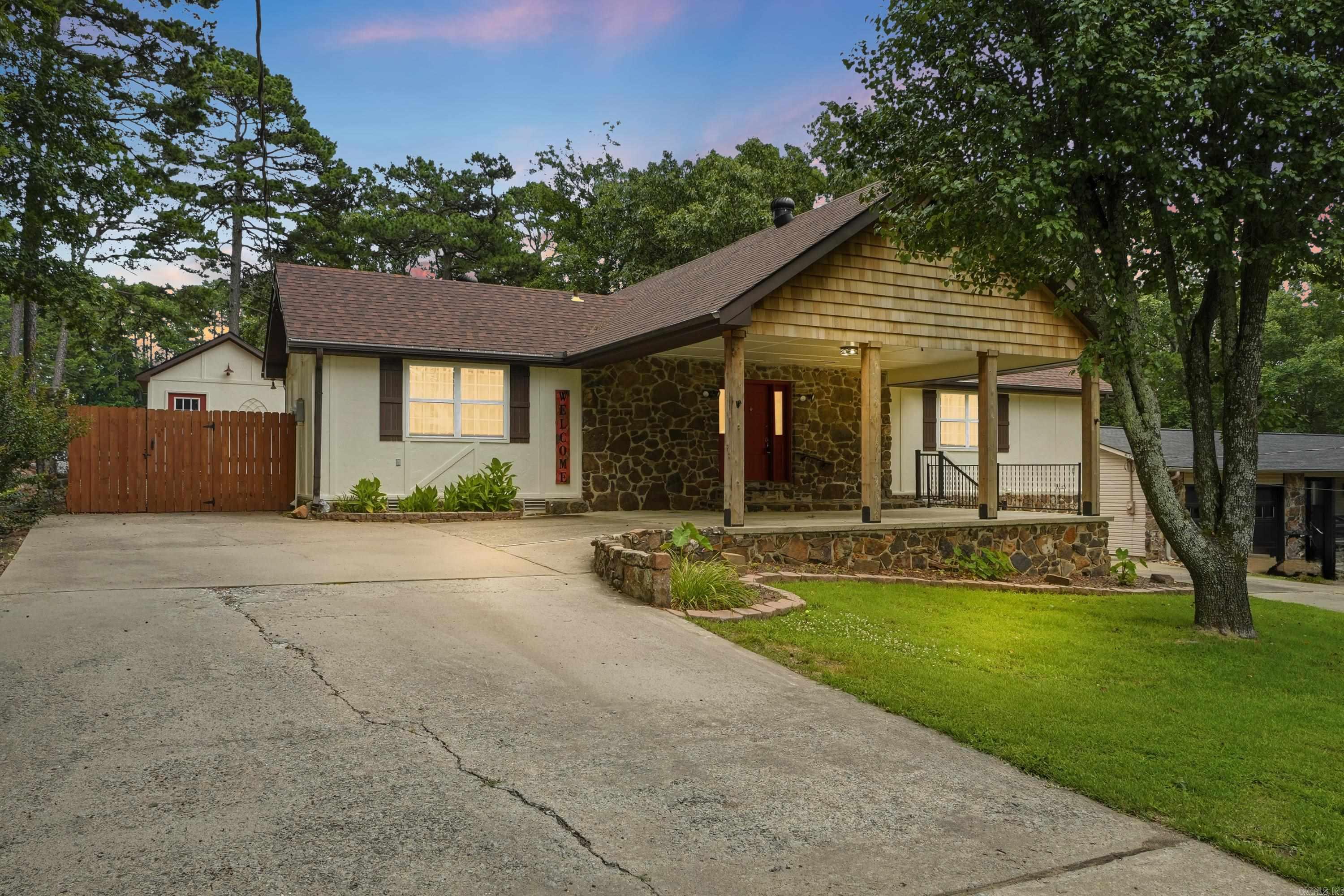 313 Snead Drive  Fairfield Bay, AR