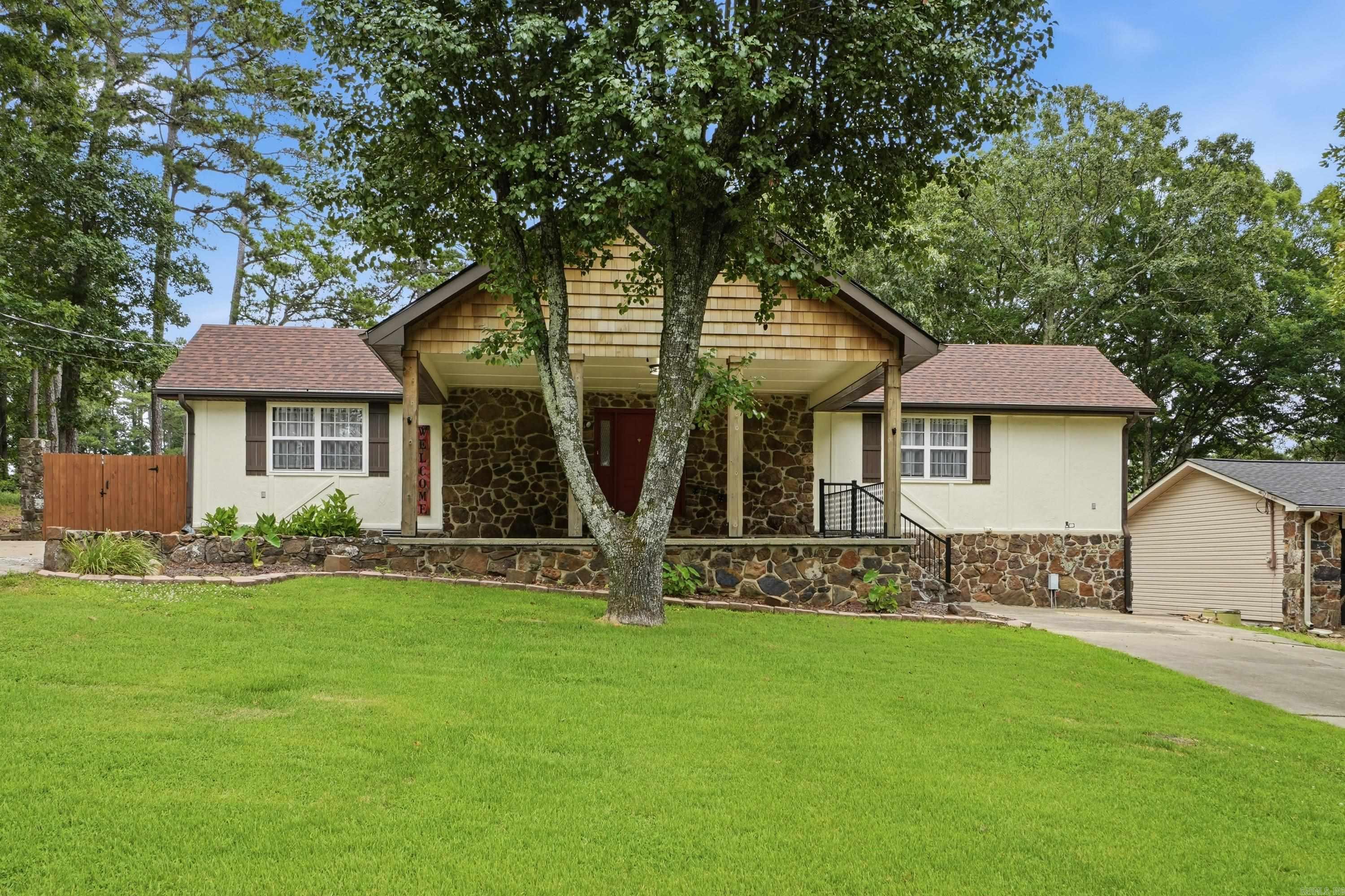 313 Snead Drive  Fairfield Bay, AR